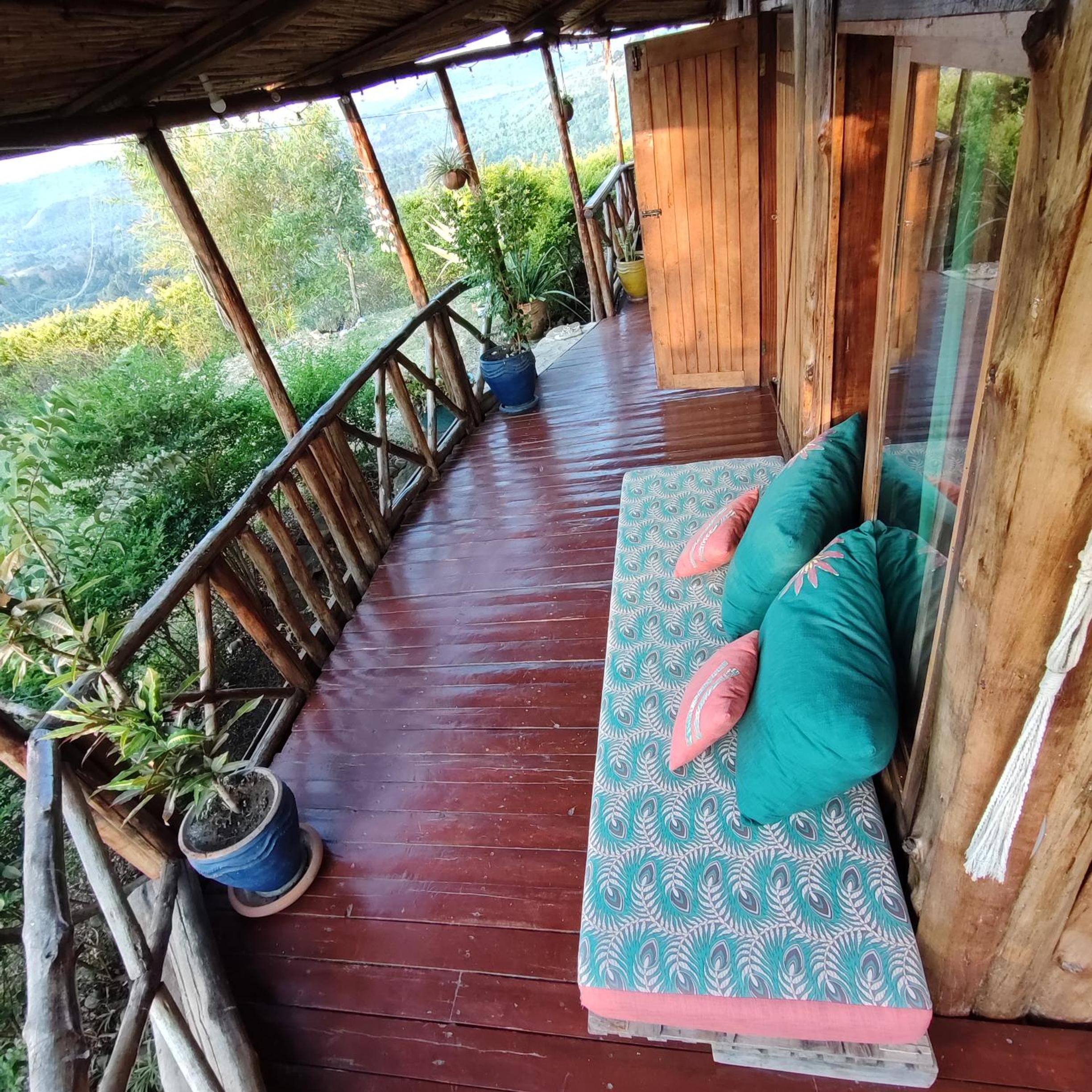Queen Elizabeth Gorge Cottages
