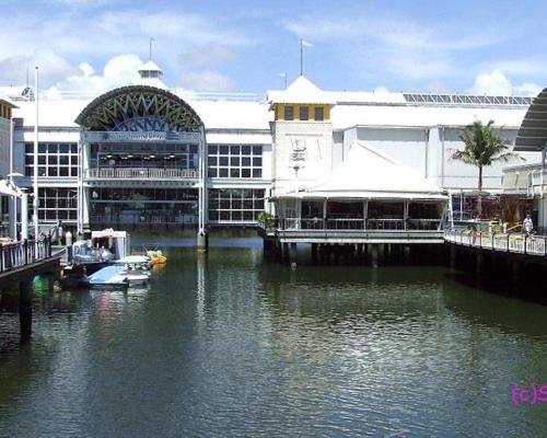 2 Bedroom Unit Mooloolaba- Walk to the Beach