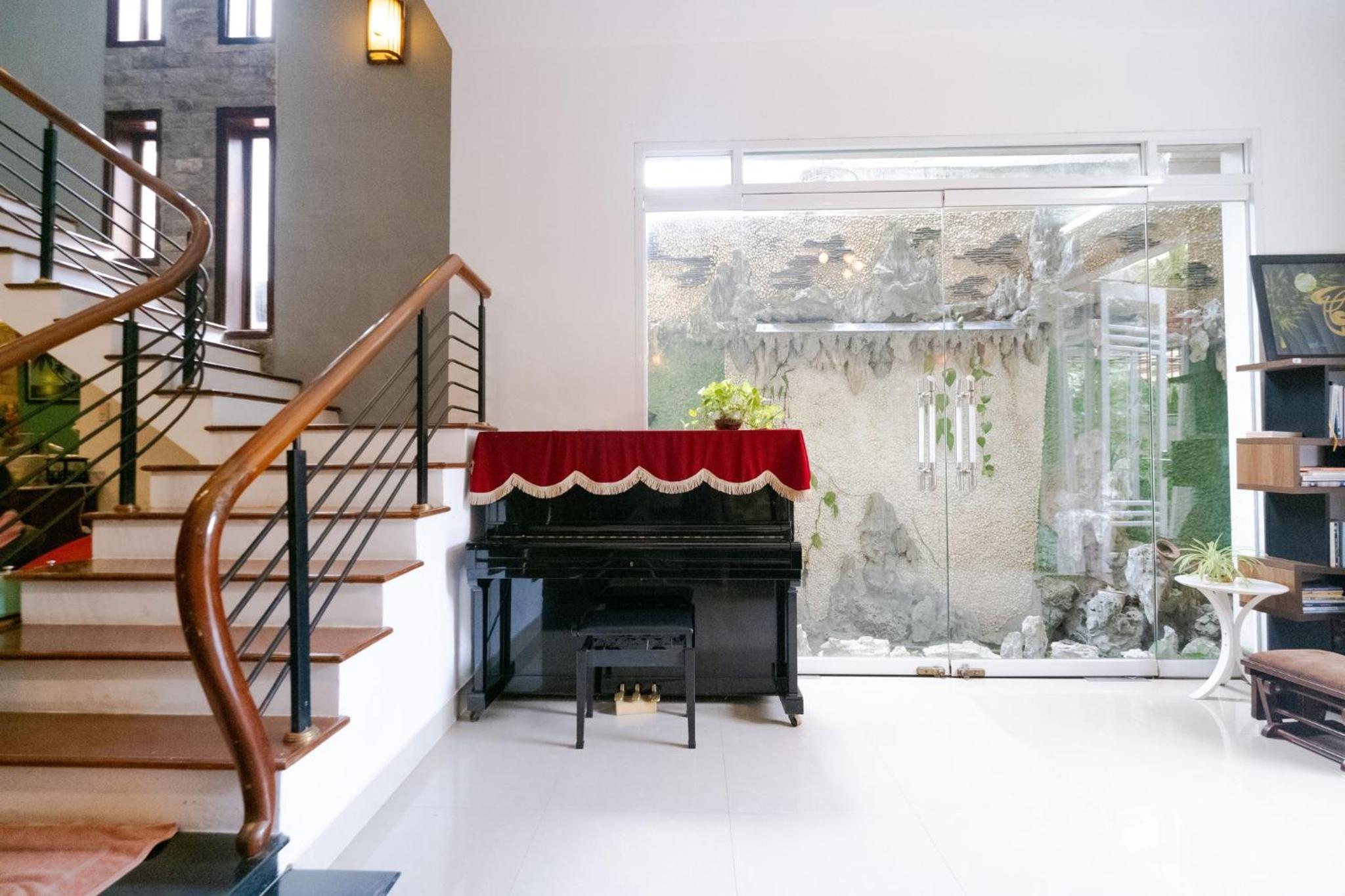 Rose's House Hue view 4