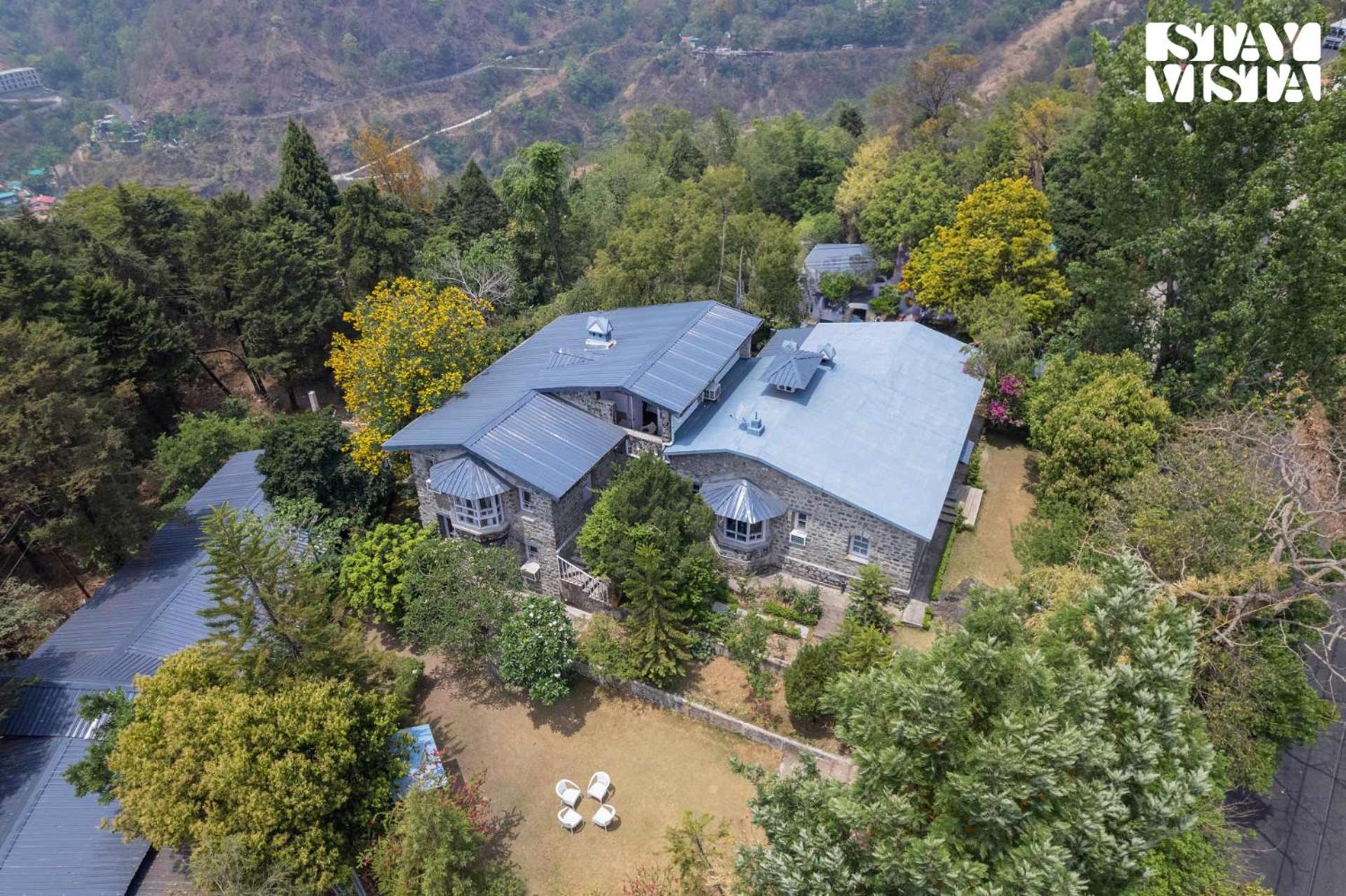 StayVista at House of Hive - Garden, BBQ and Heater