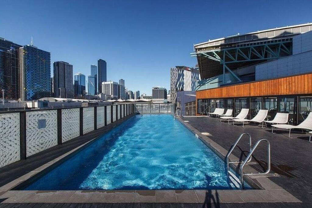 Modern 1 Bedroom Apartment in Docklands