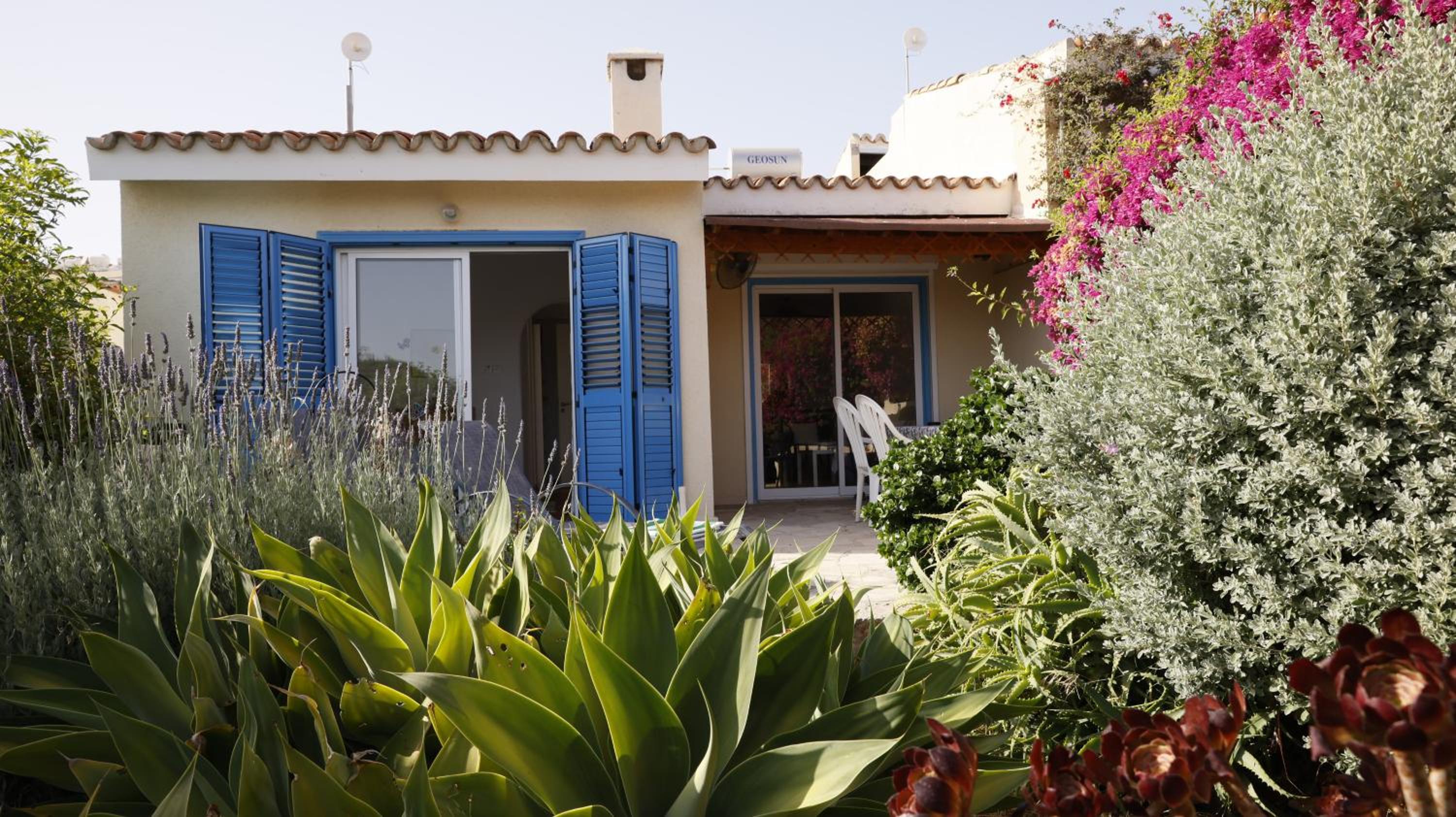 Mediterranean Cottage, Sea View, Great Location