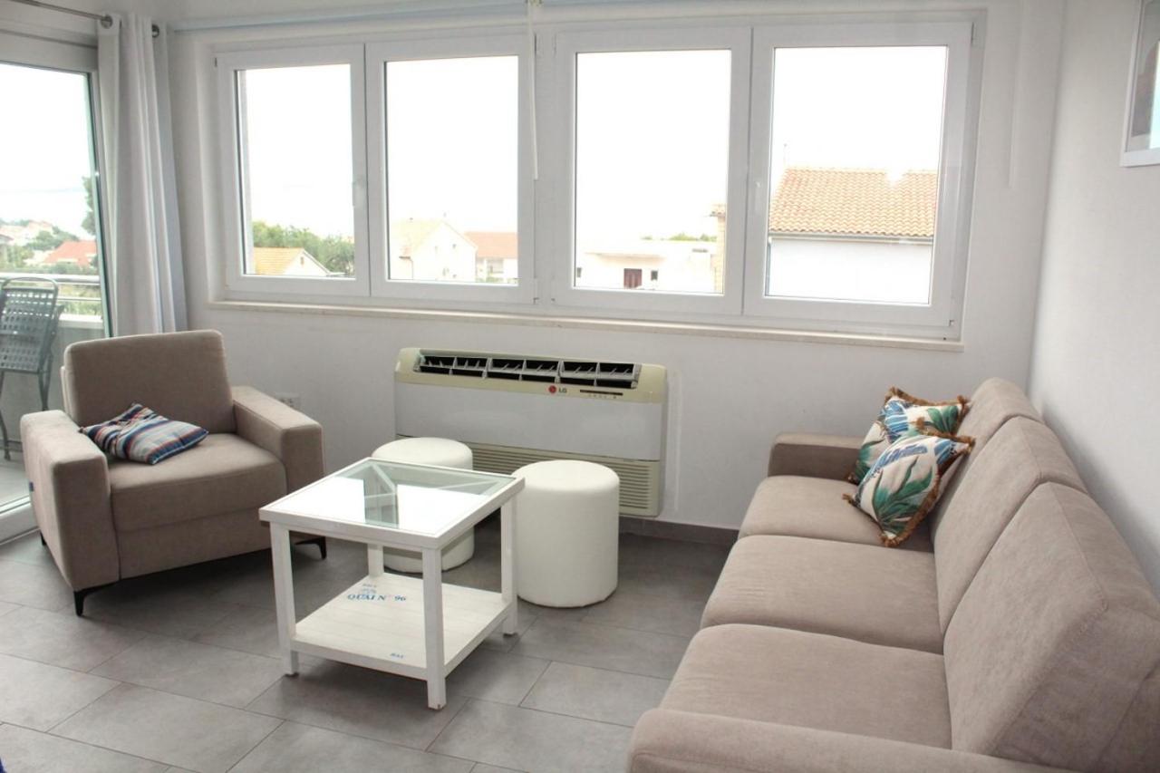 Apartments Lora