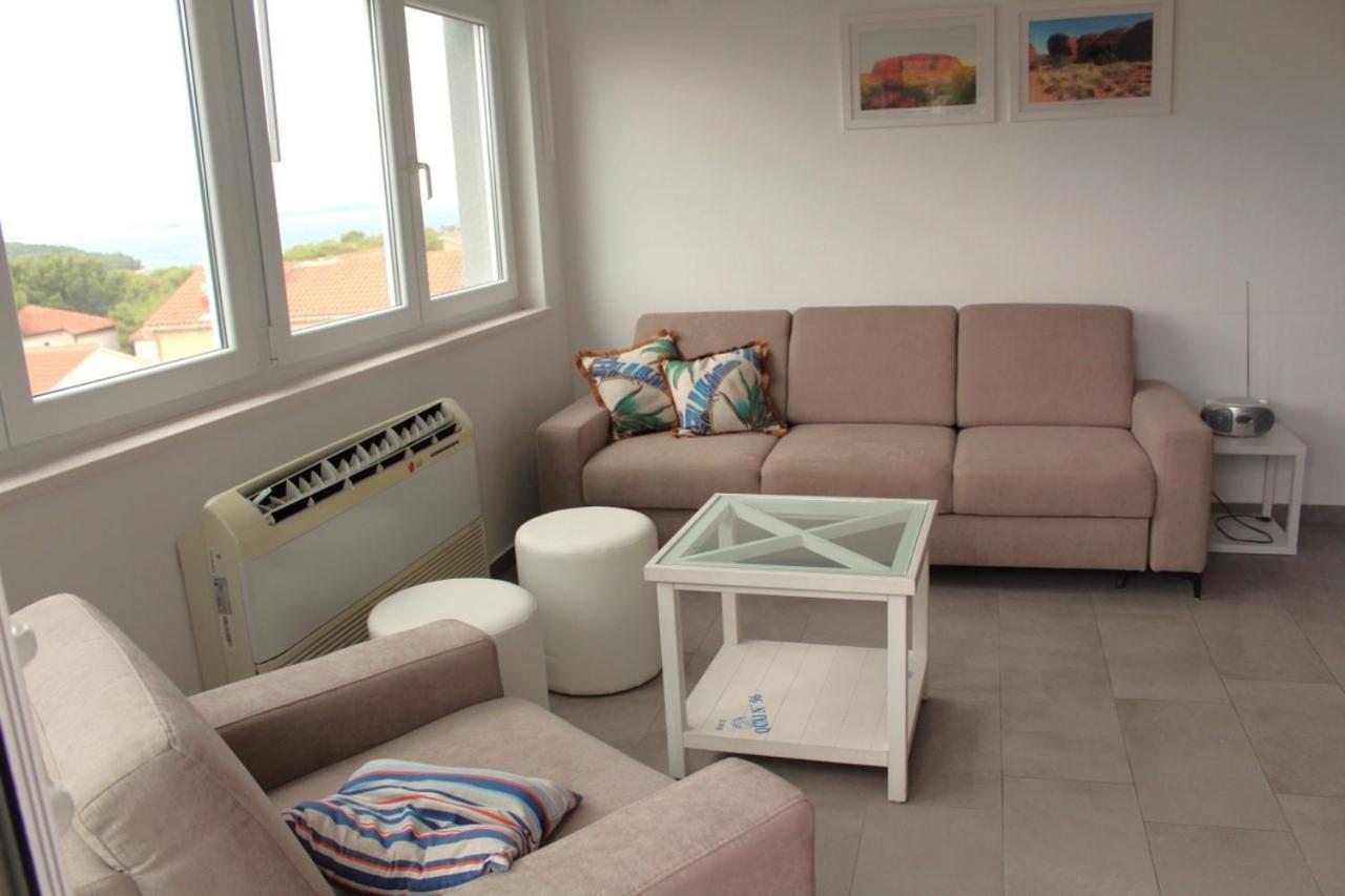 Apartments Lora
