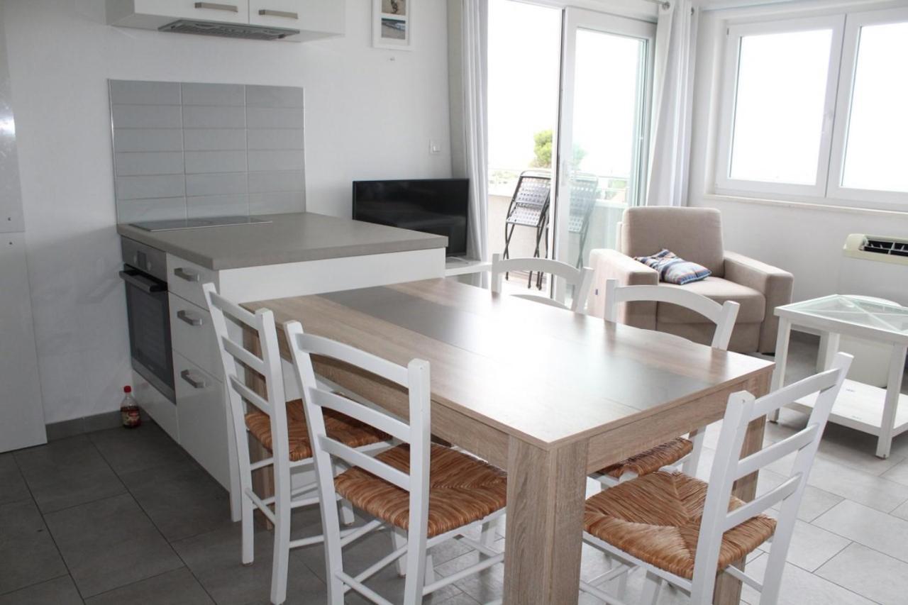 Apartments Lora