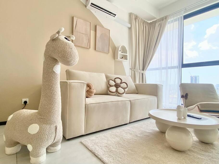 Urban Suites #Soft creamy #Infinity Pool #local neighbourhood #4pax #2BR 2bath #2Queen #Quality well maintained #Private host photo 5