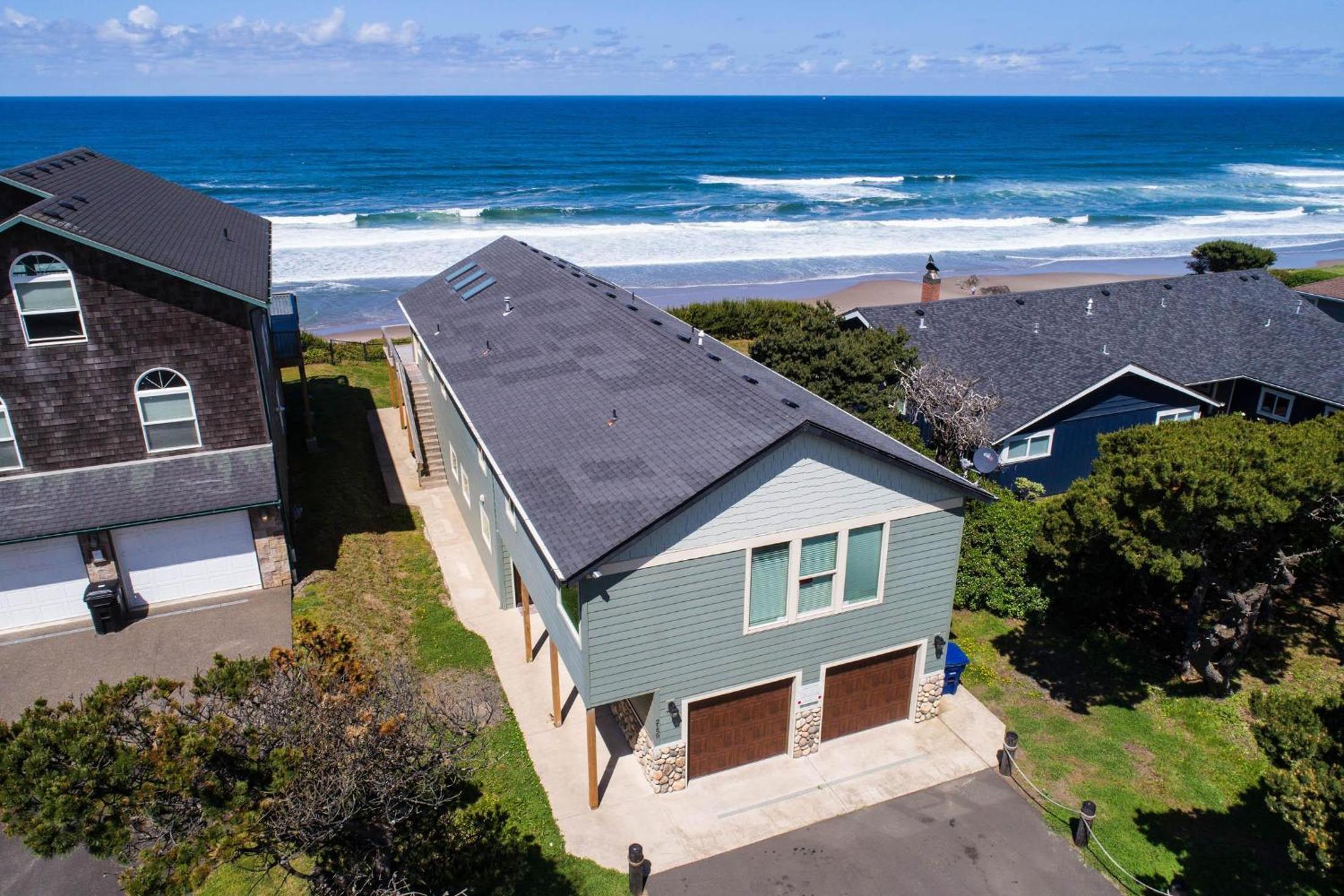 Hotel Pacific Breeze - Image 1