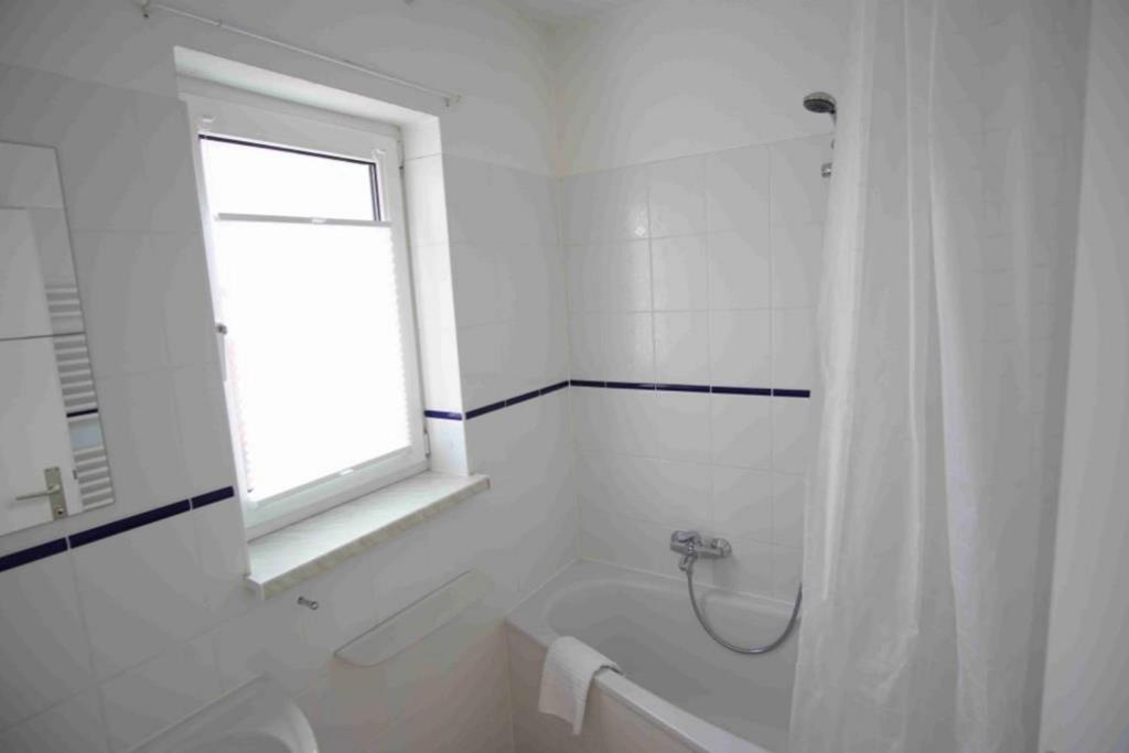 Feha 36 Ferienhaus Hagebutte nur wenige Meter zum Strand view 4