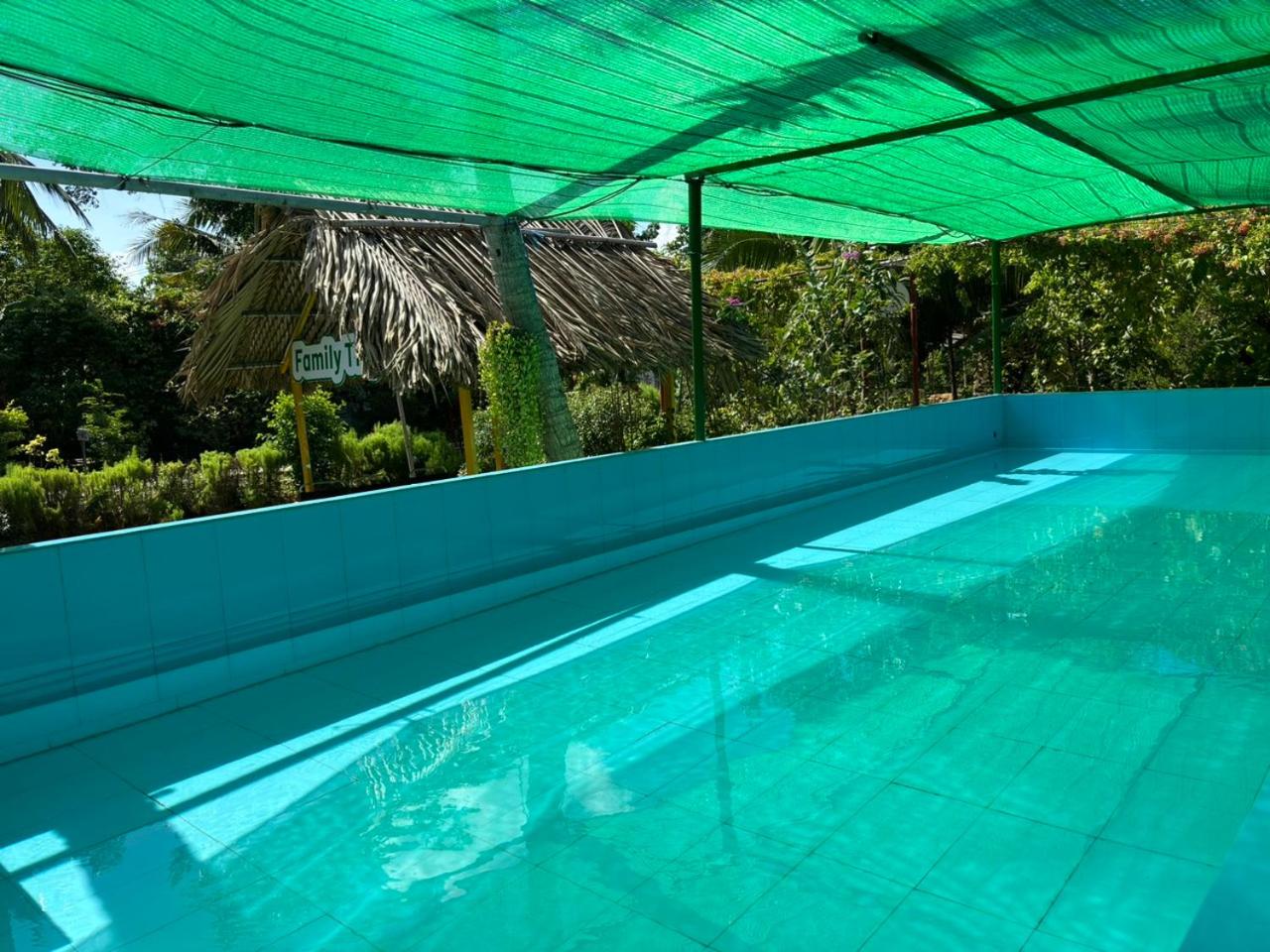 Mekong Delta Homestay 2-Day Tour & Adventure Cycling