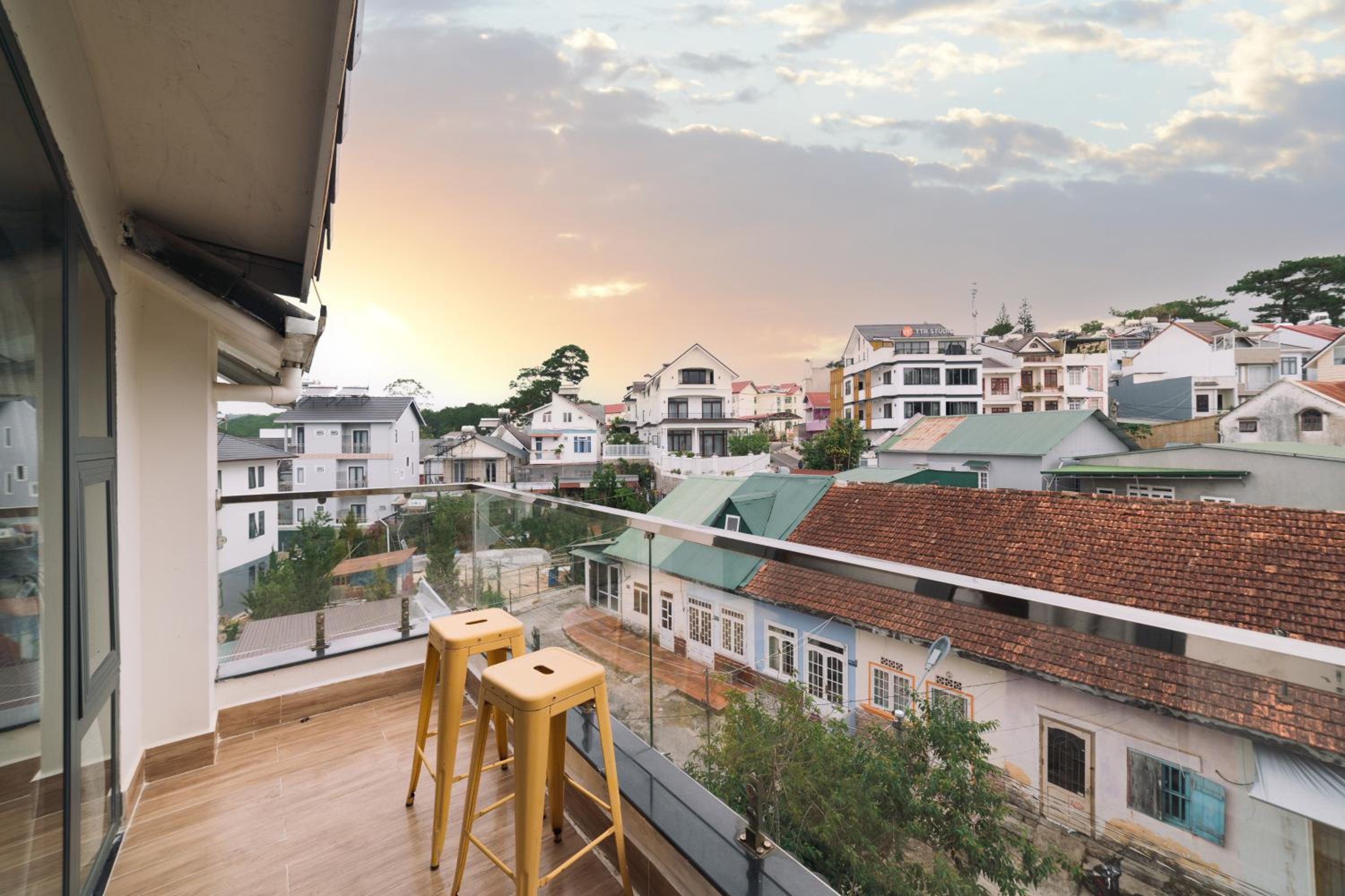 balance & terrace
