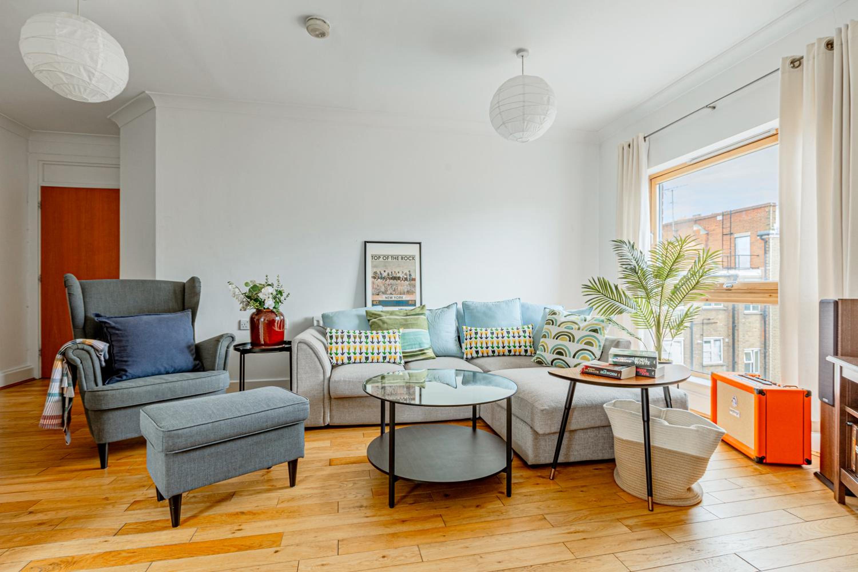 Top Fl 2BR, Canary Wharf view, 5min Westferry DLR