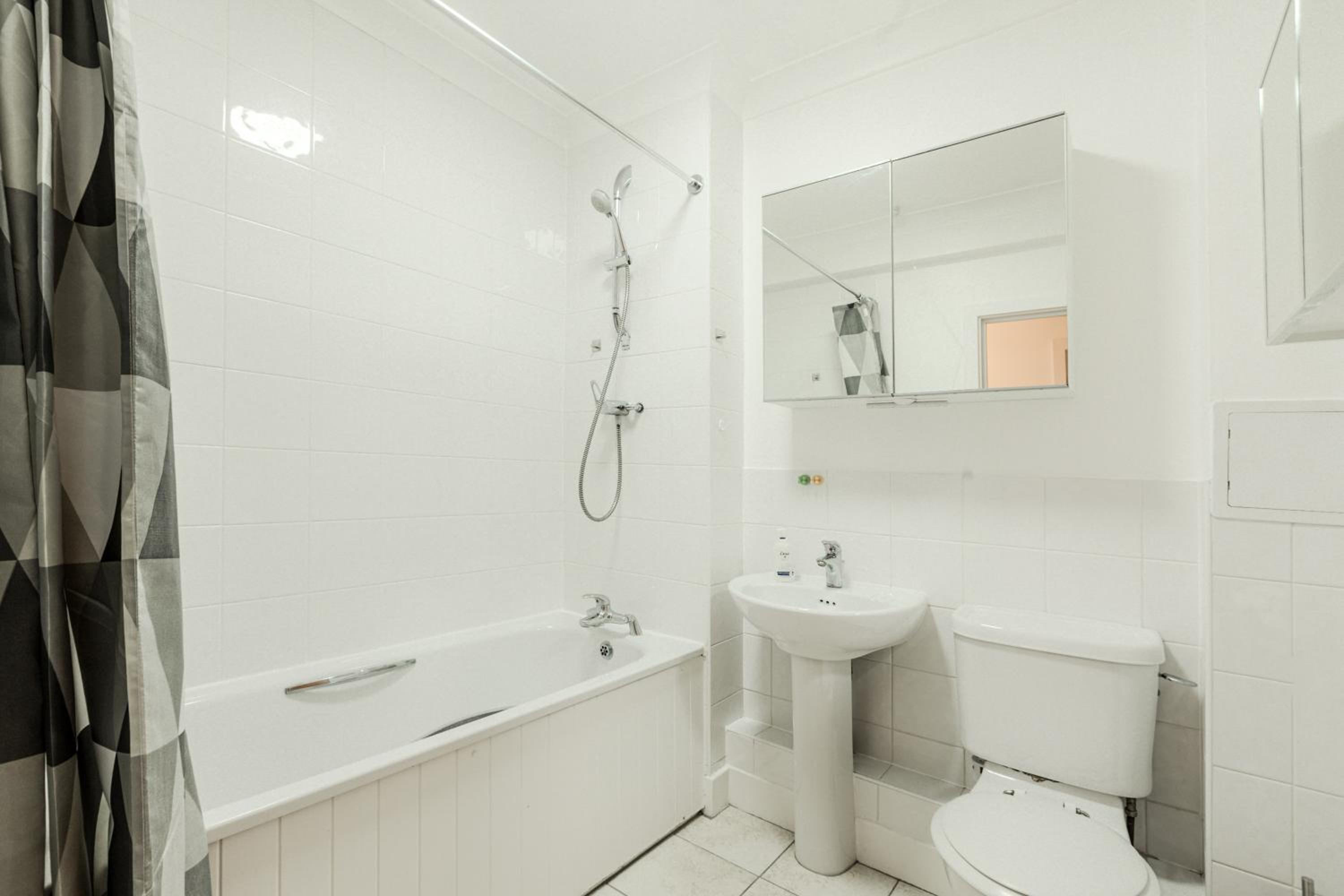 Top Fl 2BR, Canary Wharf view, 5min Westferry DLR