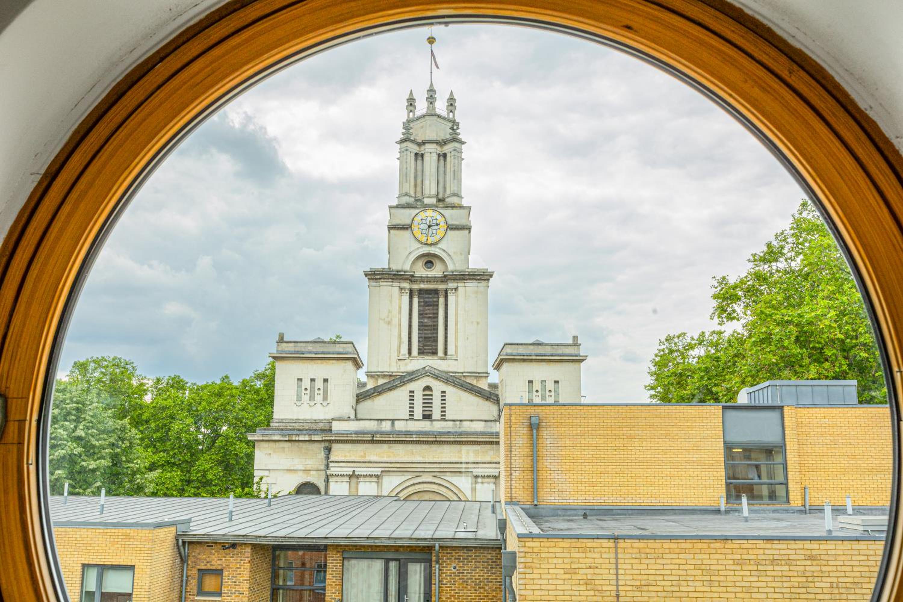 Top Fl 2BR, Canary Wharf view, 5min Westferry DLR