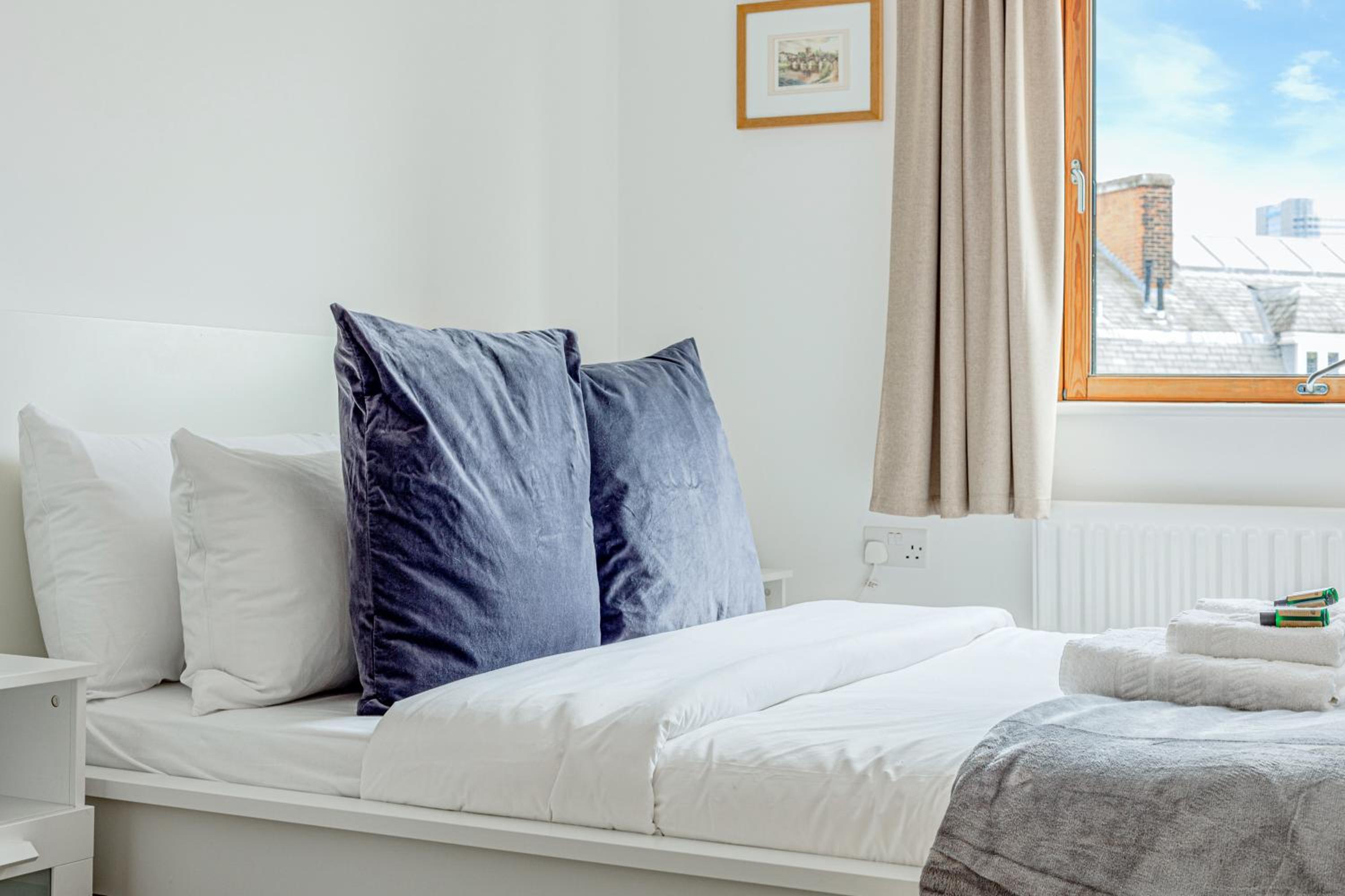 Top Fl 2BR, Canary Wharf view, 5min Westferry DLR