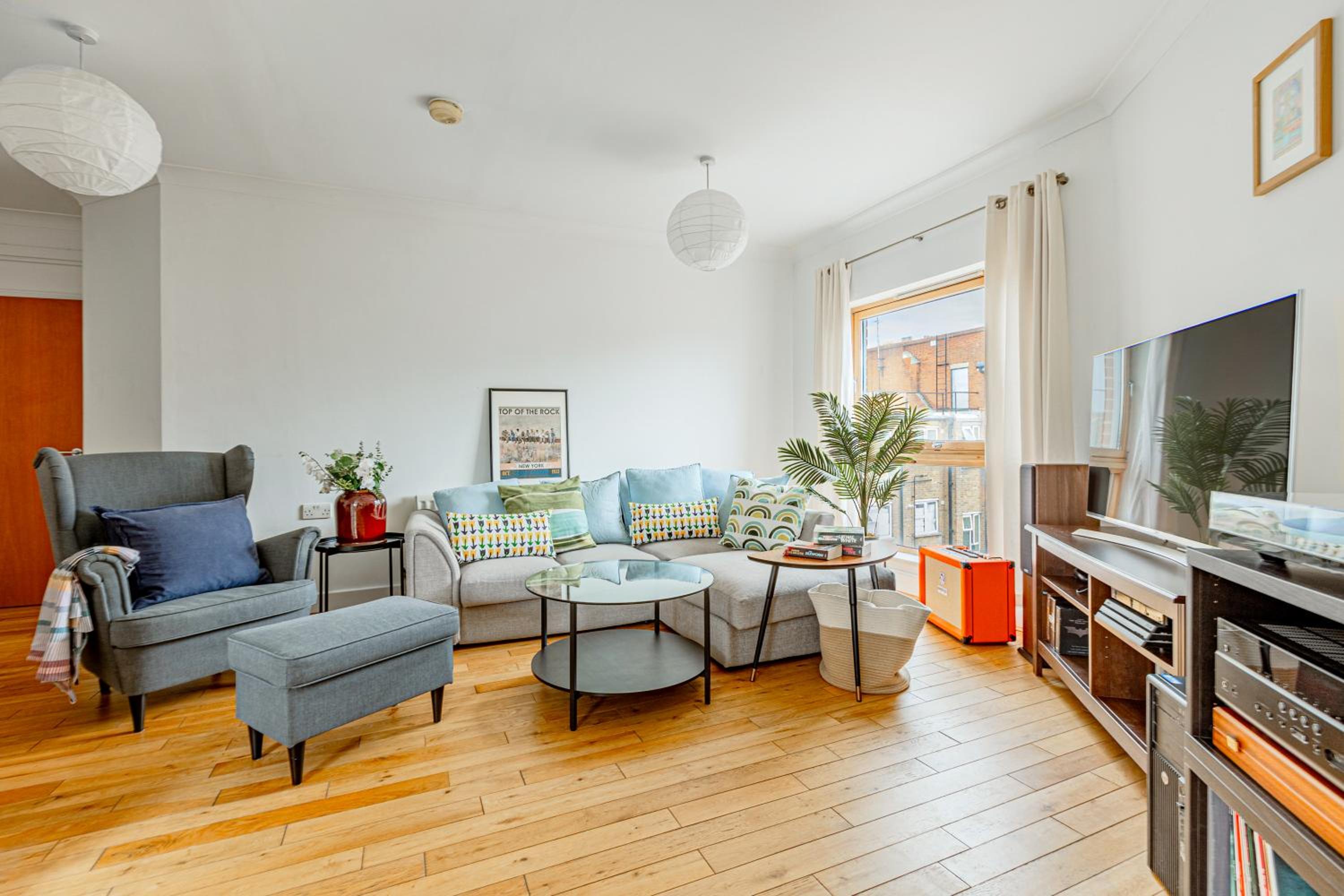 Top Fl 2BR, Canary Wharf view, 5min Westferry DLR