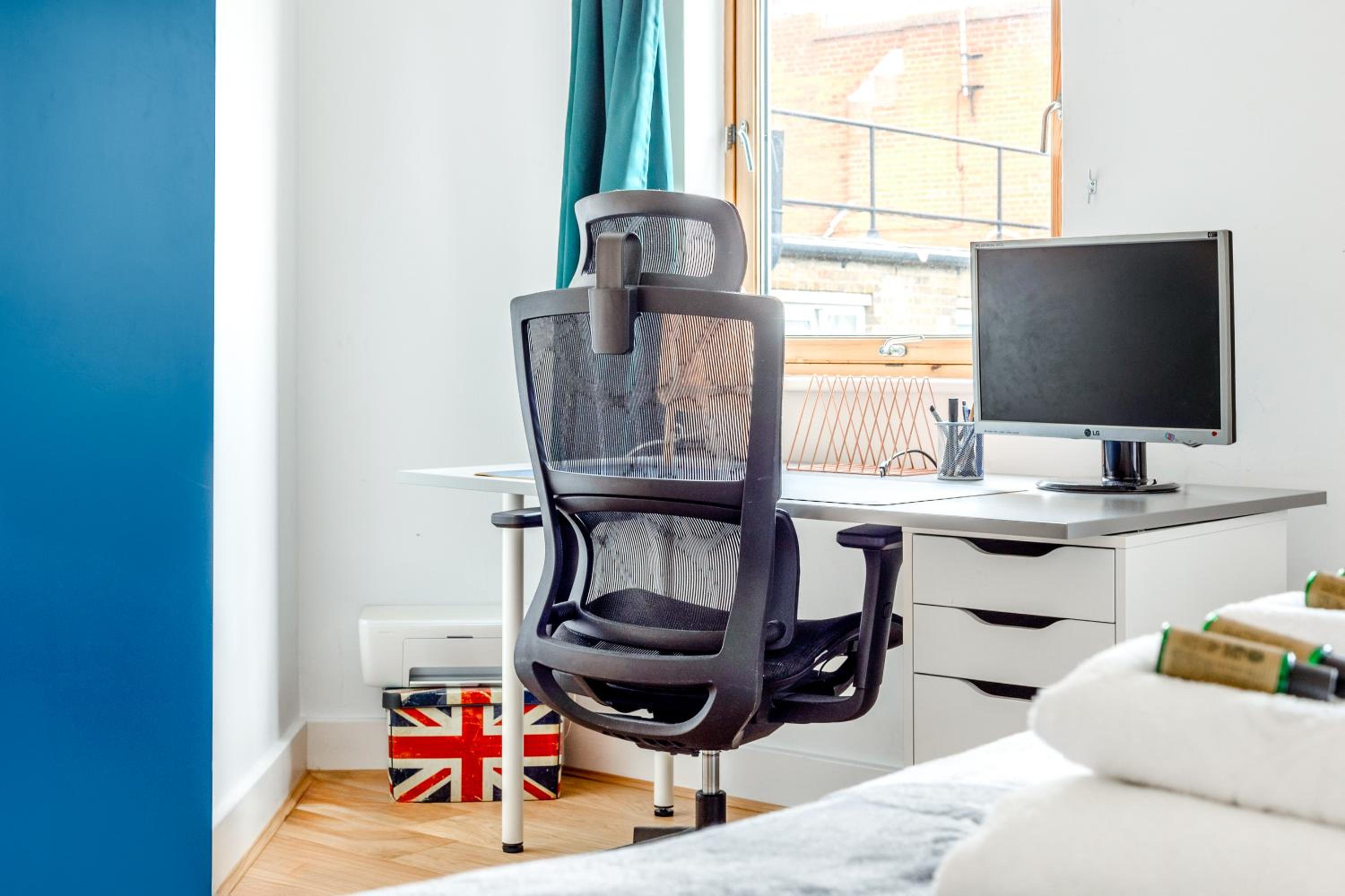 Top Fl 2BR, Canary Wharf view, 5min Westferry DLR