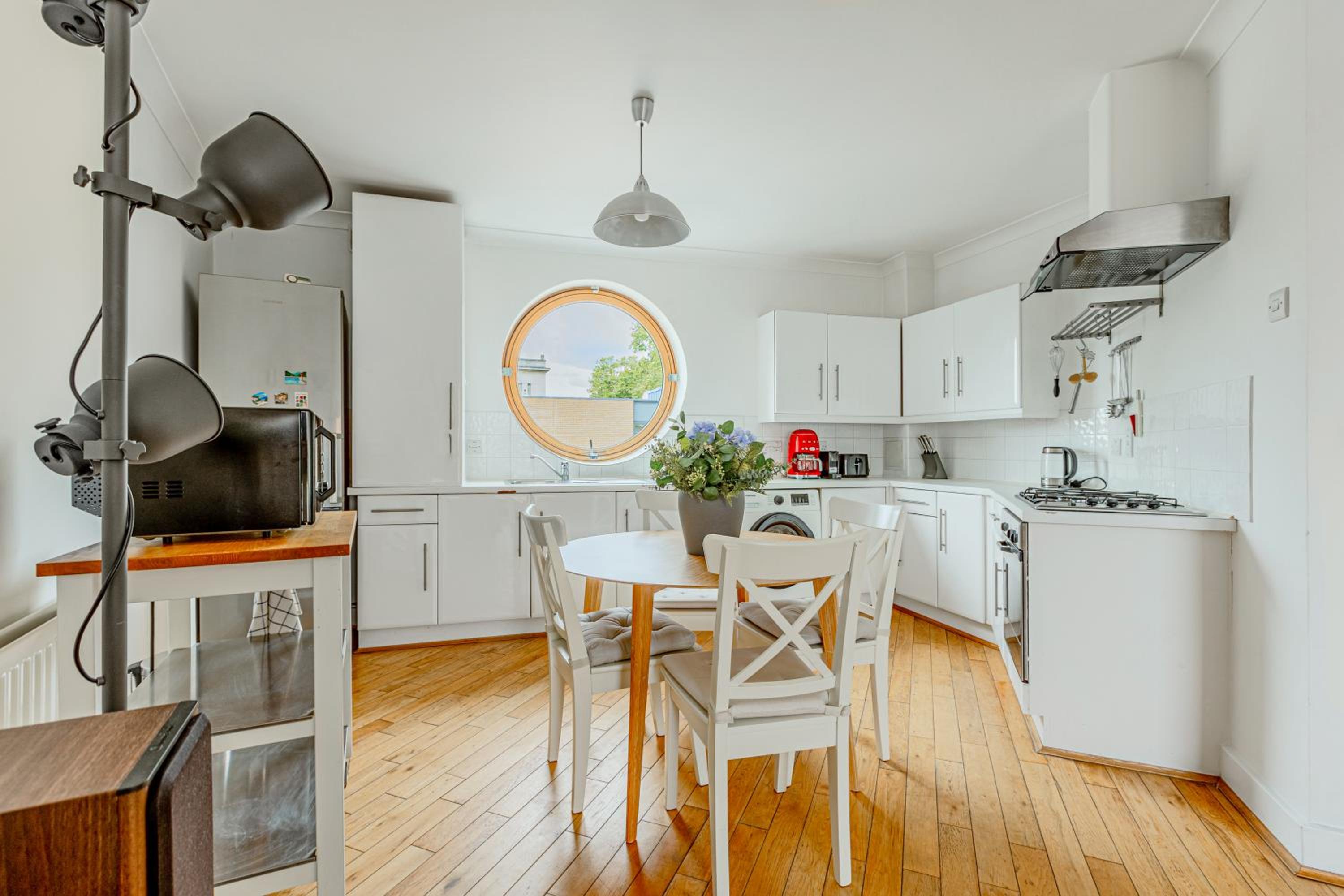 Top Fl 2BR, Canary Wharf view, 5min Westferry DLR