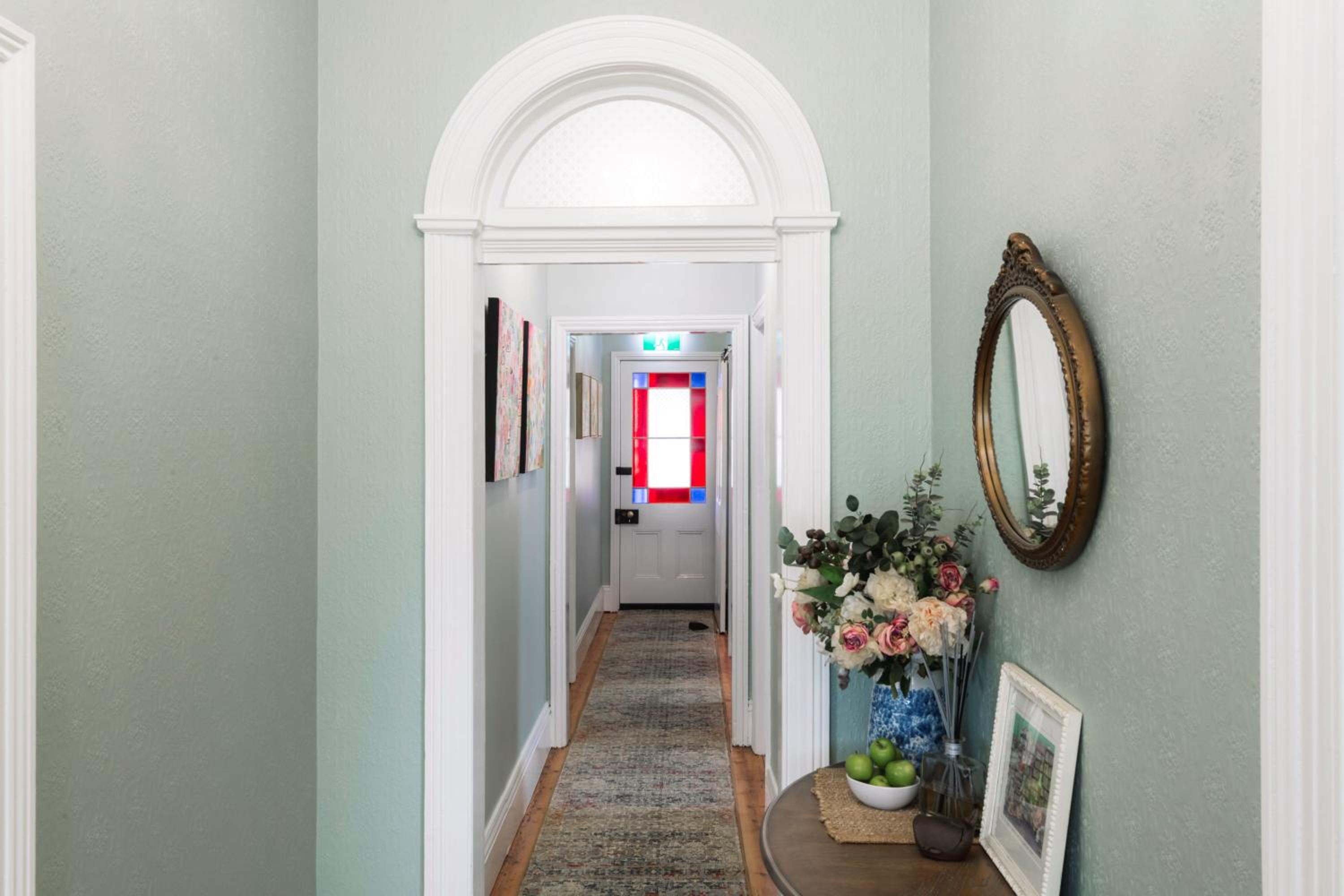 Benambra Boutique Accommodation - c1883 'Lonsdale Suite'