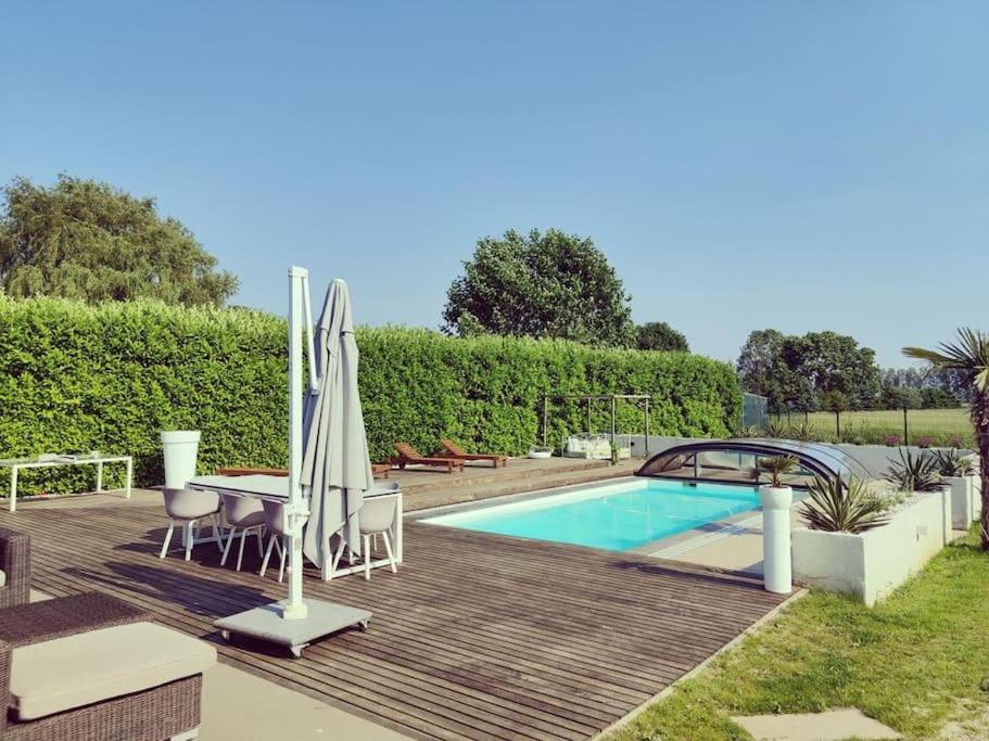 Guest house with private pool & jacuzzi view 4