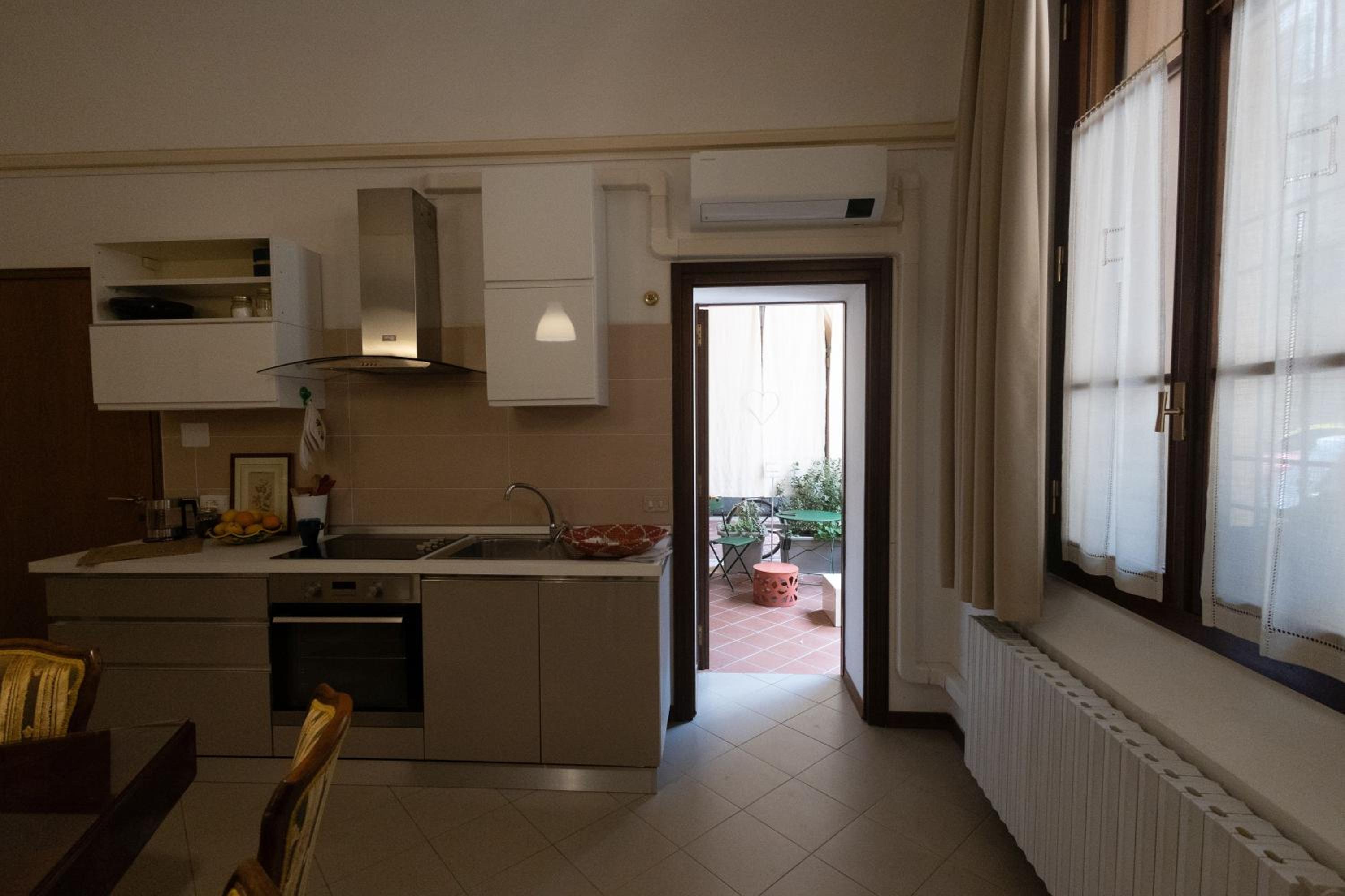 Ca' Spadoni, centro storico, piano terra, ingresso indipendente, teatro, parcheggio,, photo 15