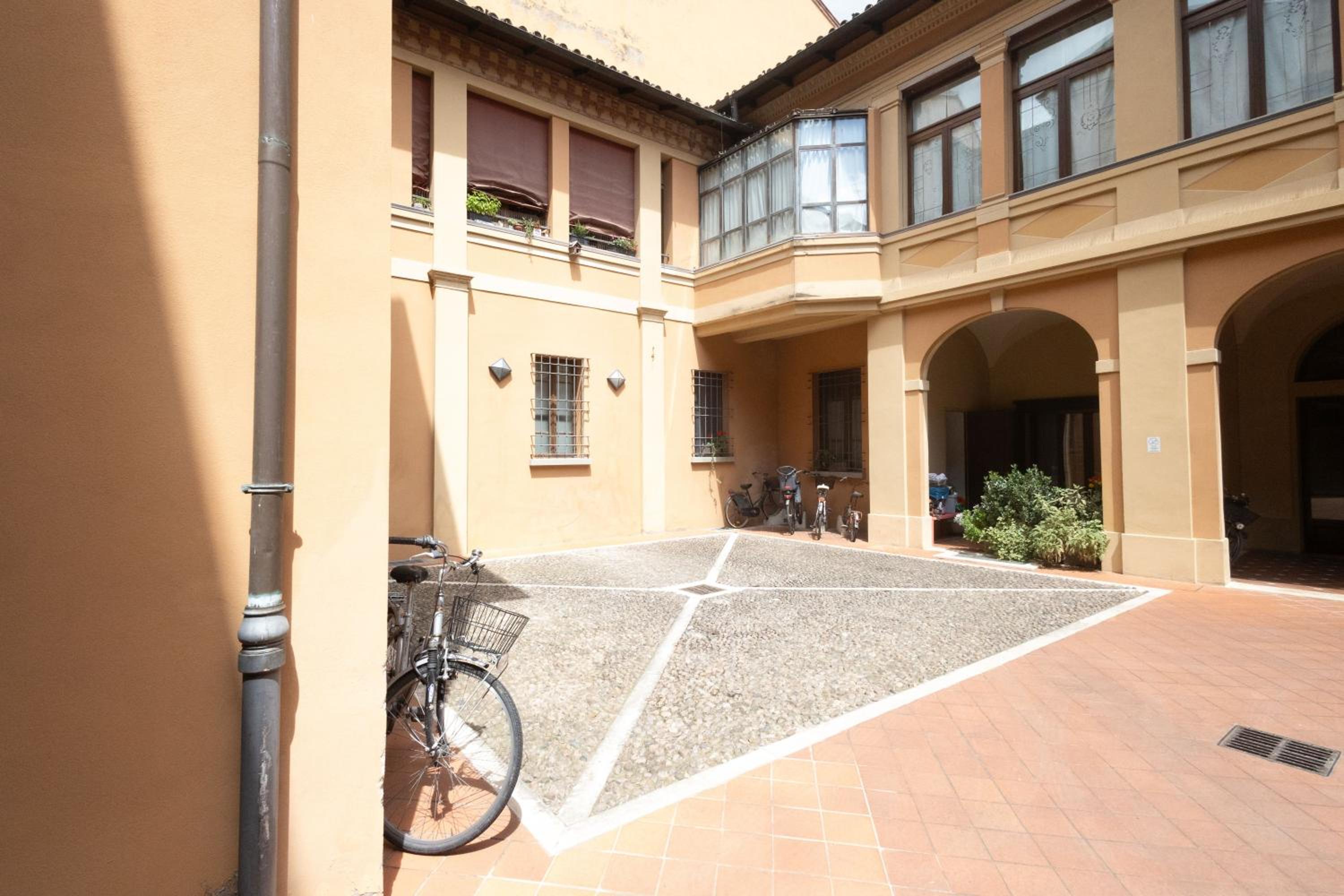 Ca' Spadoni, centro storico, piano terra, ingresso indipendente, teatro, parcheggio,, photo 45