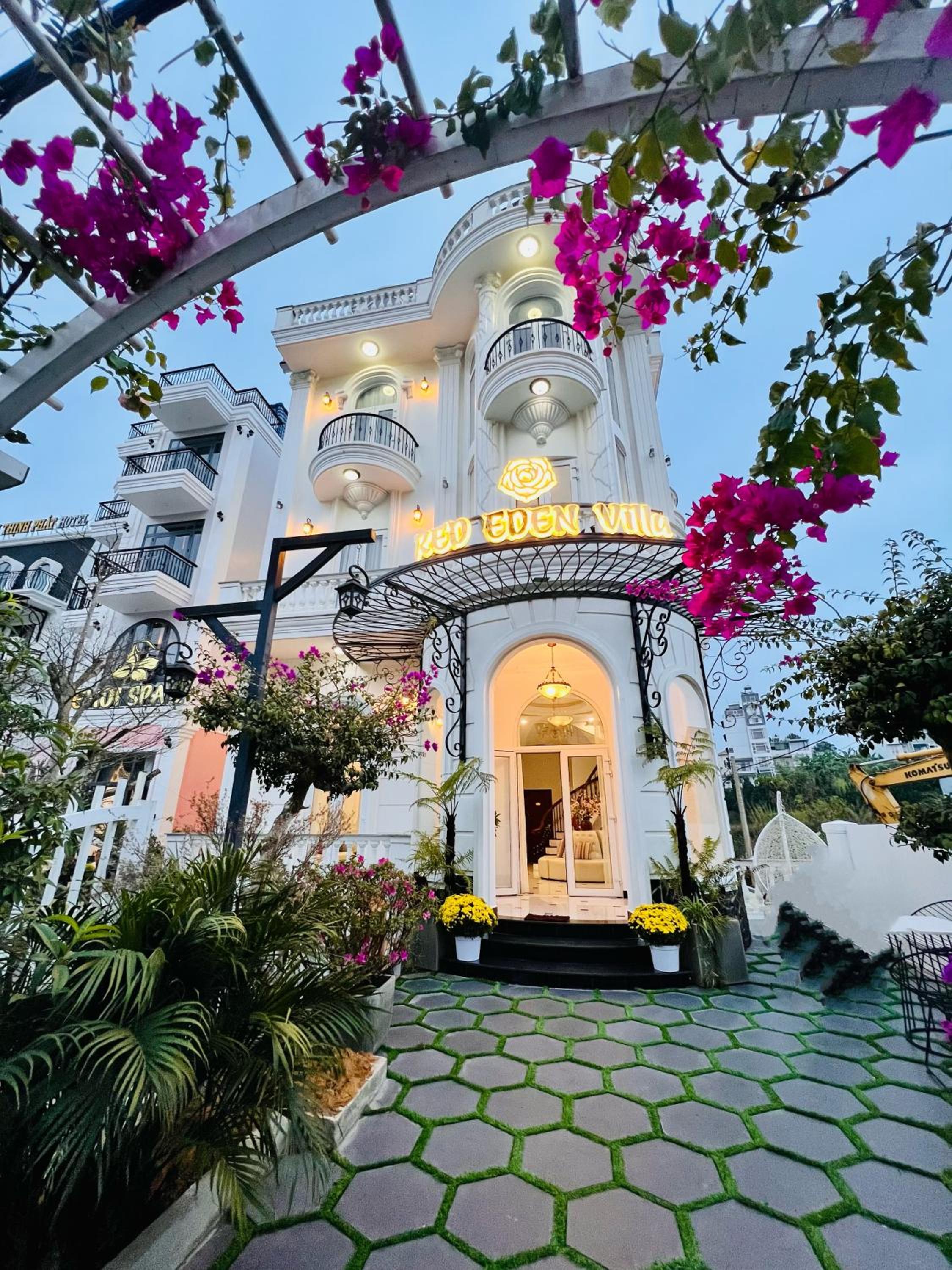 Căn hộ 2 phòng ngủ view đẹp gần trung tâm view 3