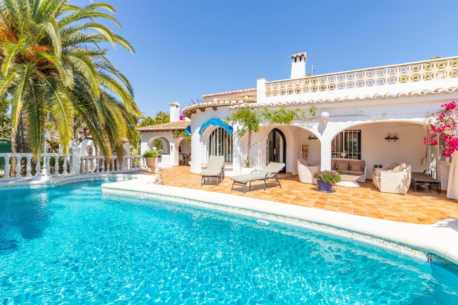 Villa Soliguer by Solidays