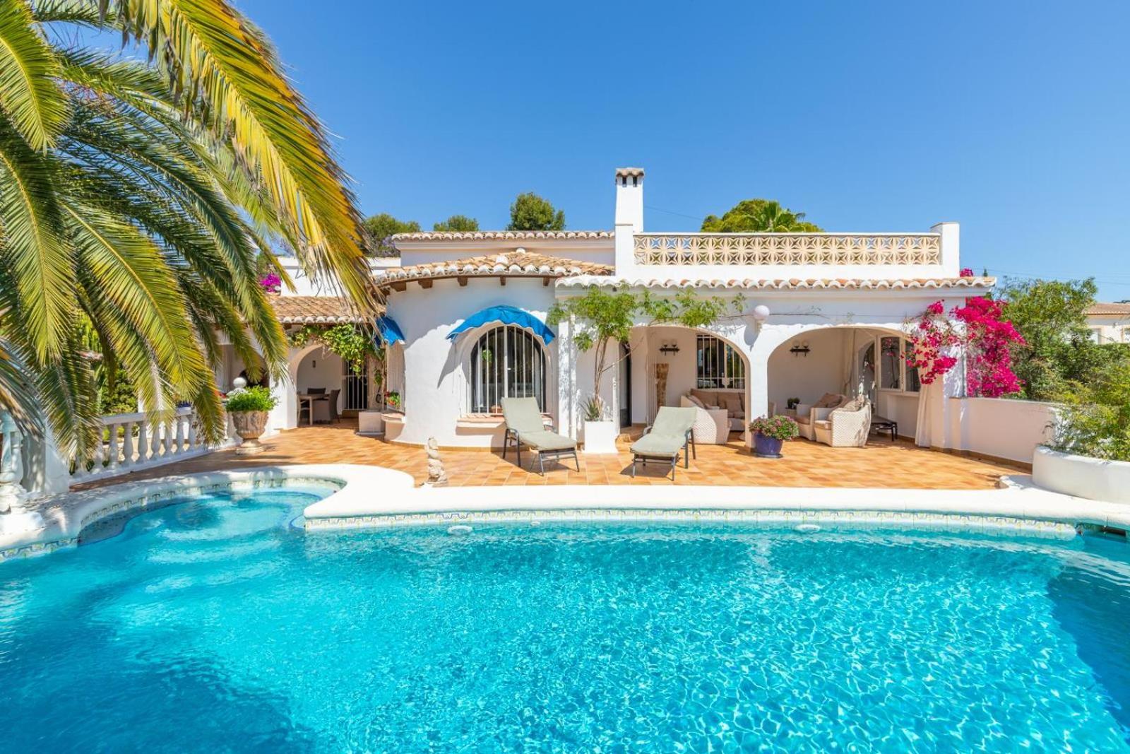 Villa Soliguer by Solidays