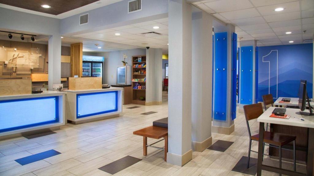 Holiday Inn Express Hotel & Suites Port Charlotte, Foto 13