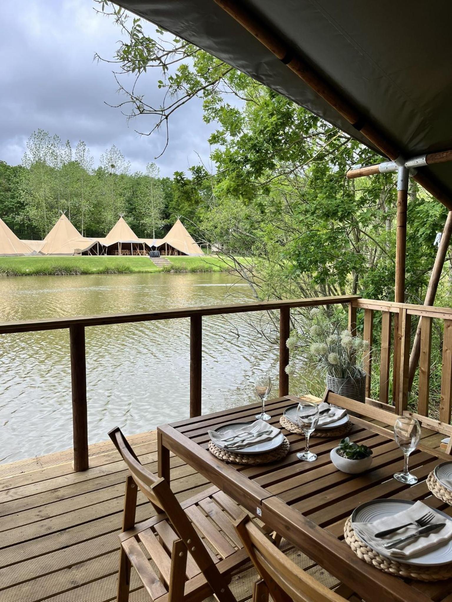 Hotel Teal Safari Tent