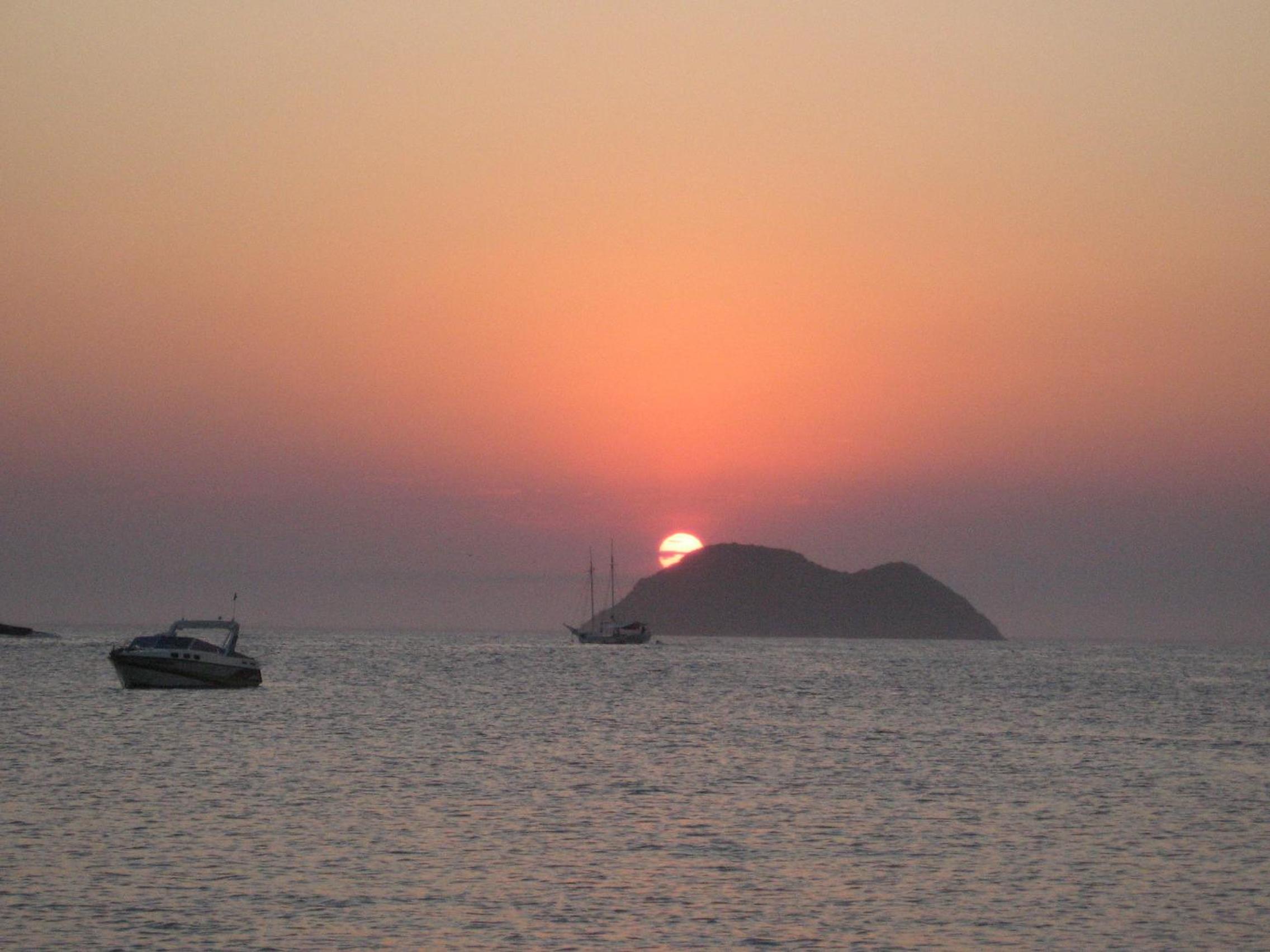 BUZIOS CASA POR doSOL noMAR PRAIA ePISCINA