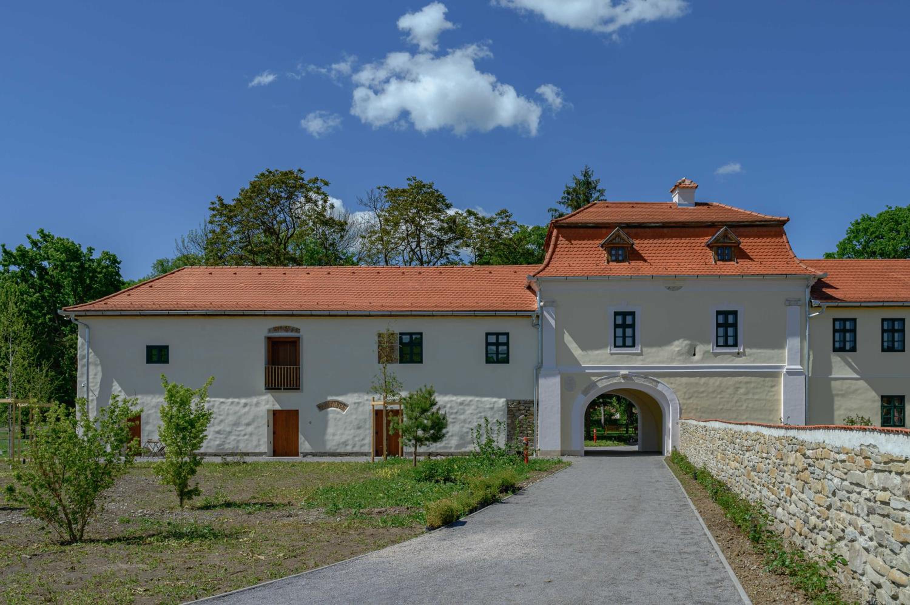 Photo 8