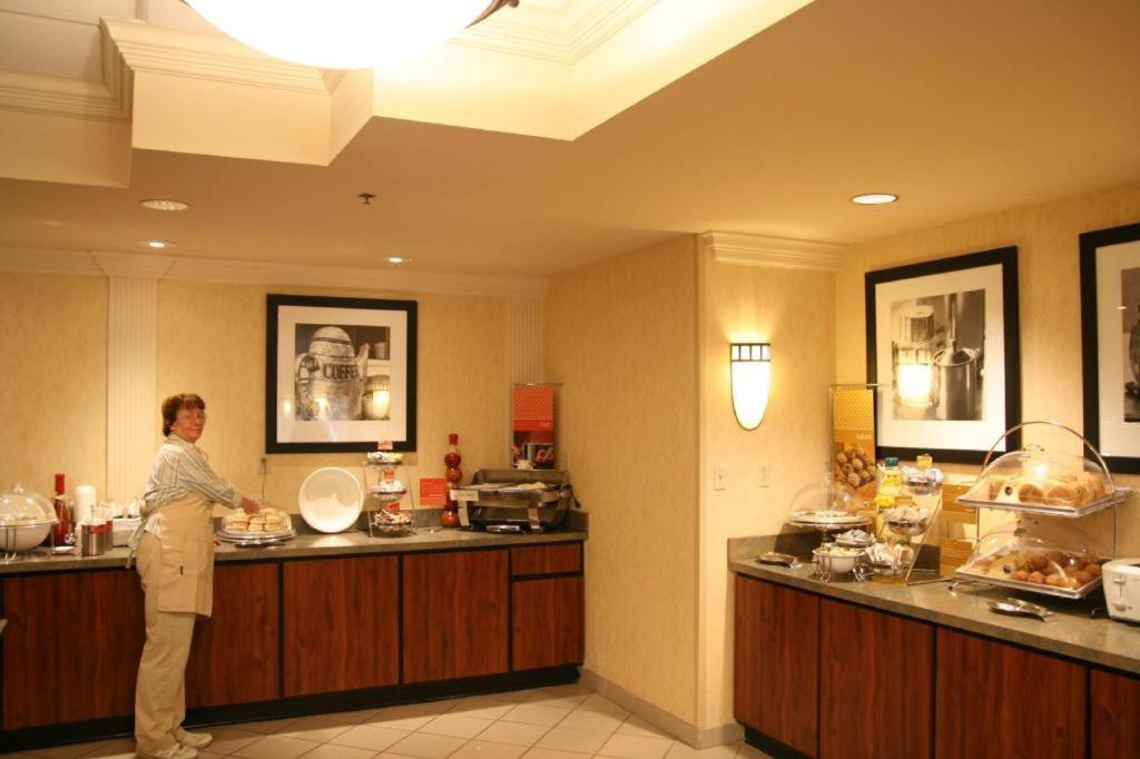 Hampton Inn Mount Vernon view 3