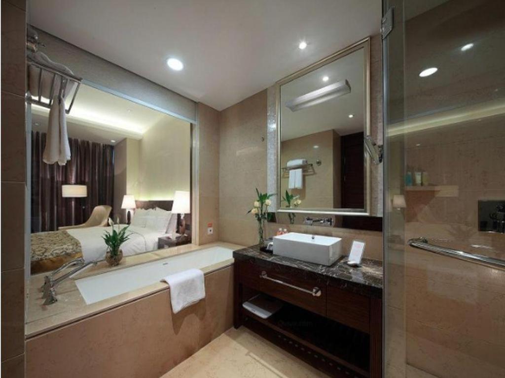 Nanjing Lakehome Hotels and Resorts