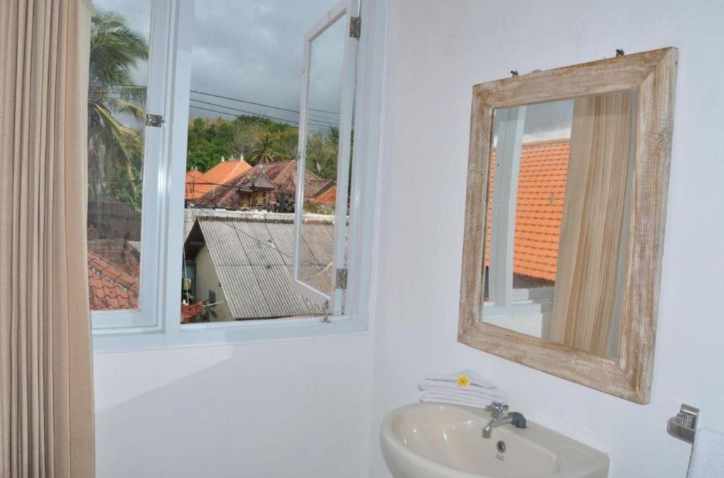 Cemara's Beach Home Stay view 4