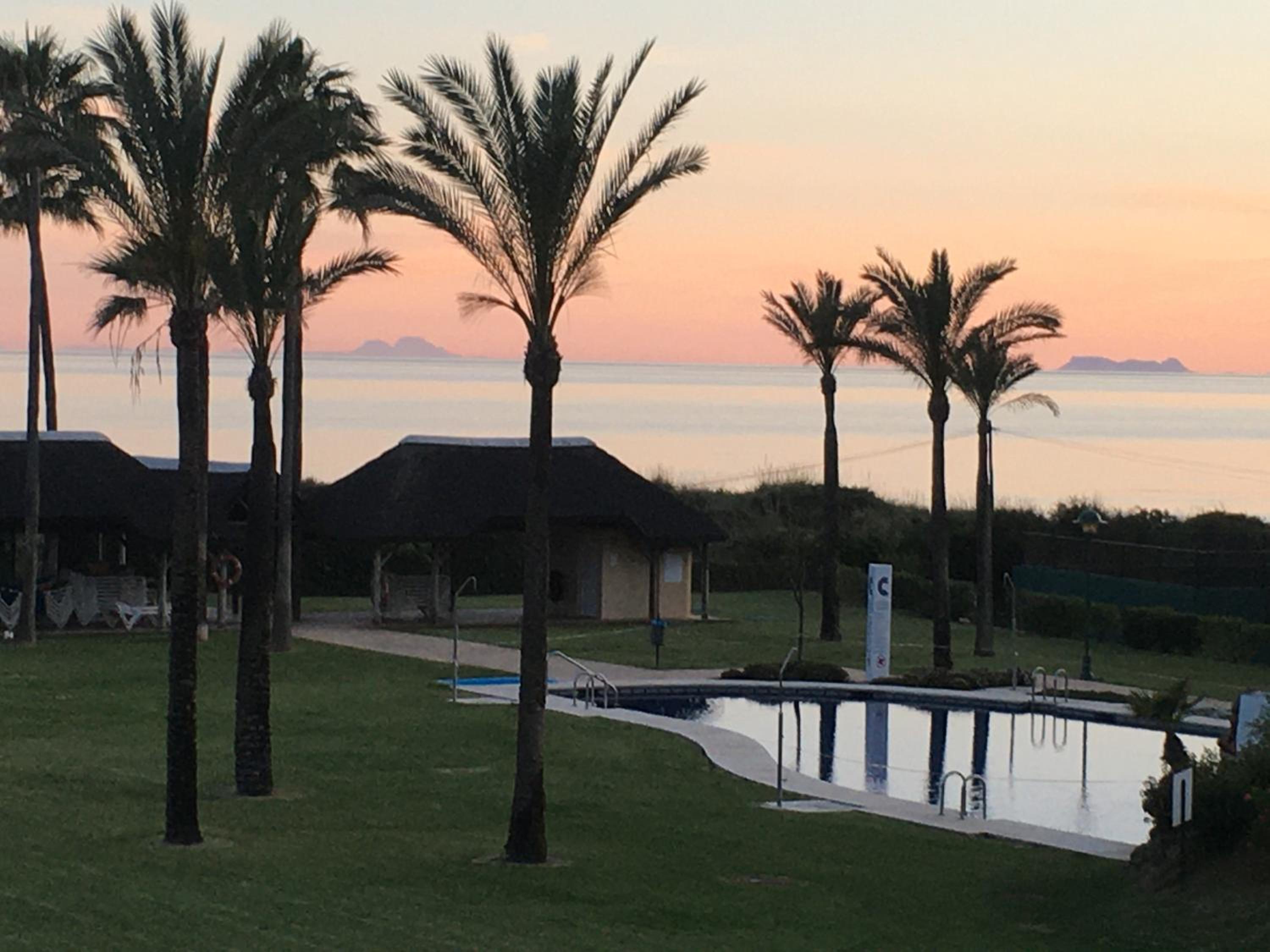 Marbella beachside apartment in 5 star gated view 3
