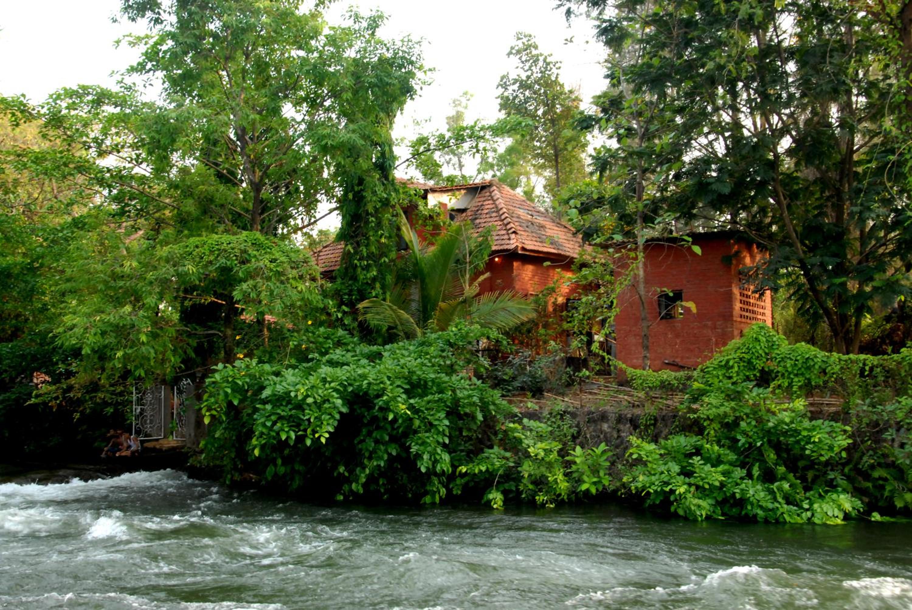 The Rippling Edge - River front property view 3
