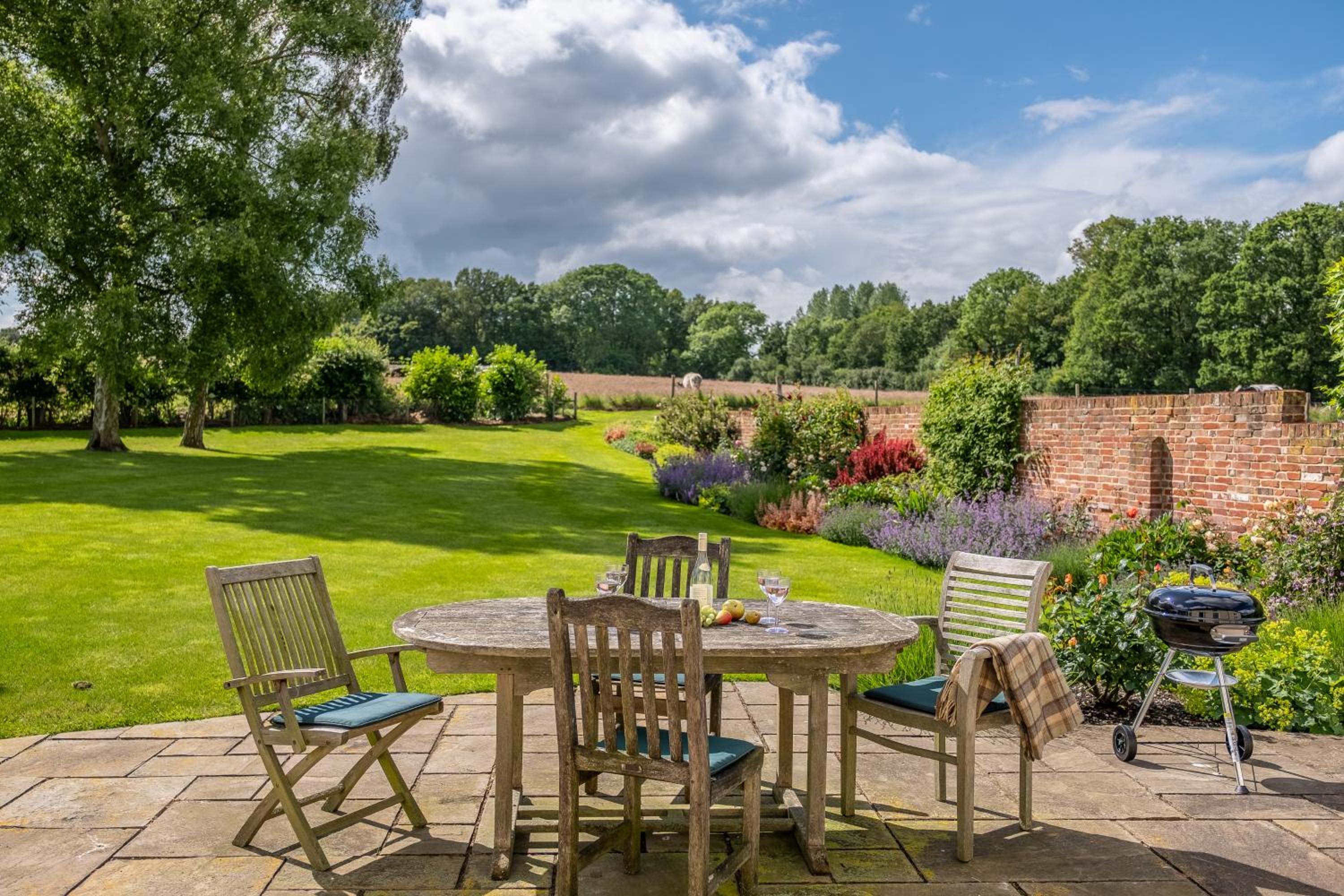 Rural perfection in Constable Country - Beachams Cottage view 5