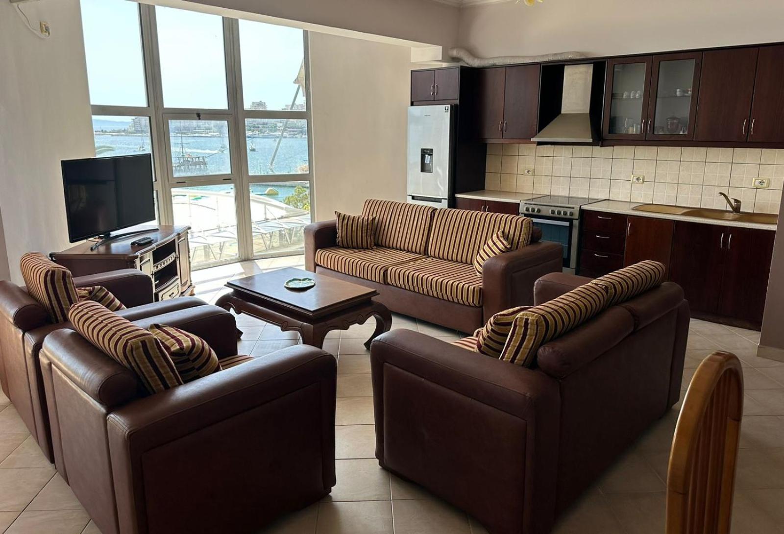 Beach Front Apartment free rooftop pool access