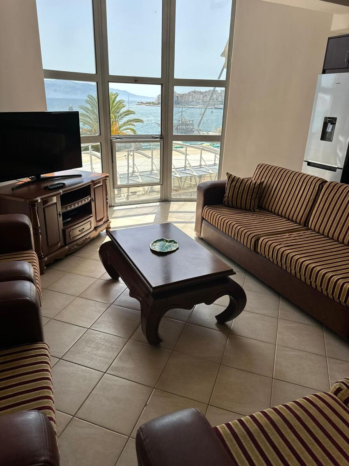 Beach Front Apartment free rooftop pool access