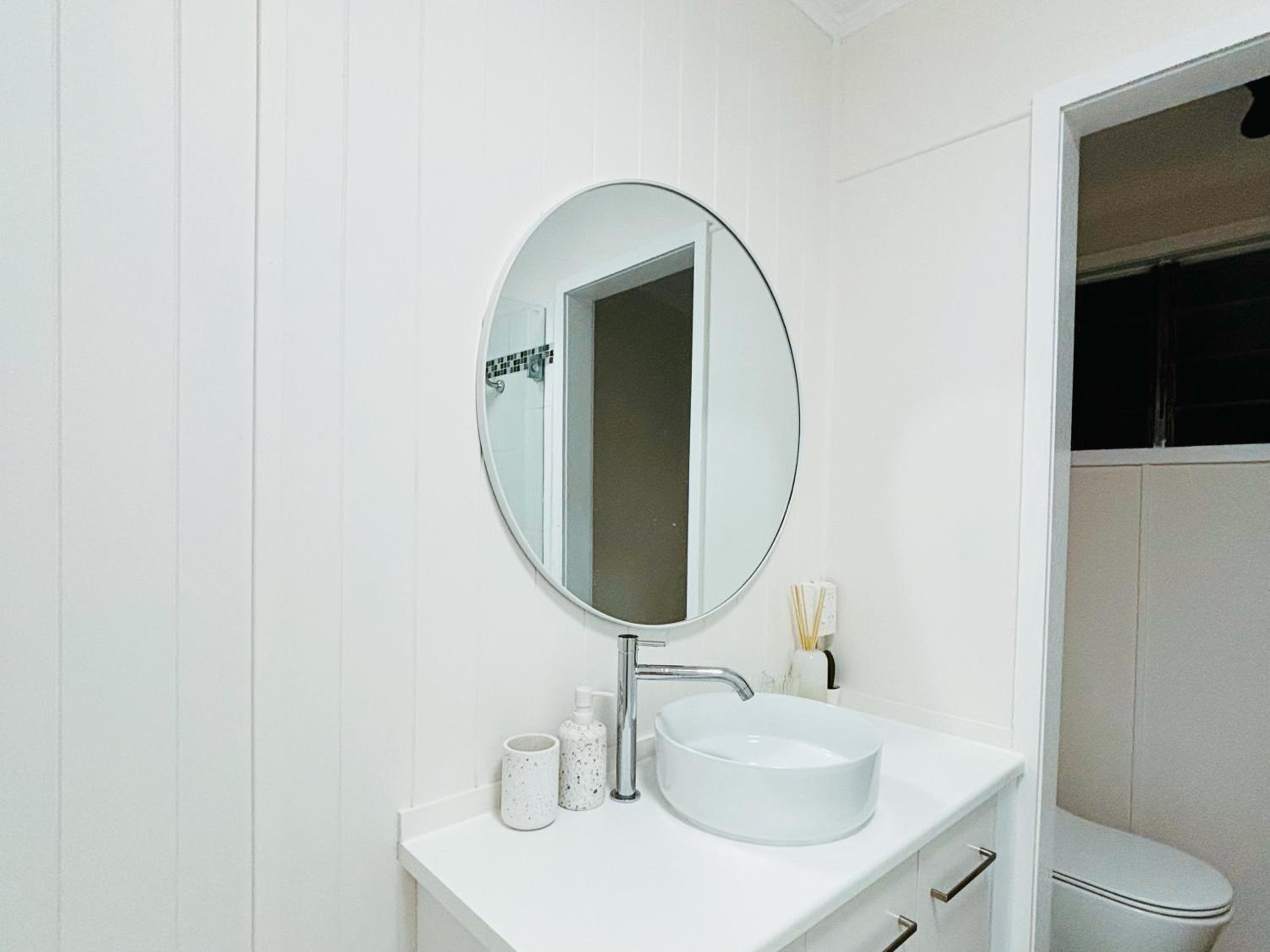 Elegant Villa Near Shopping Mall