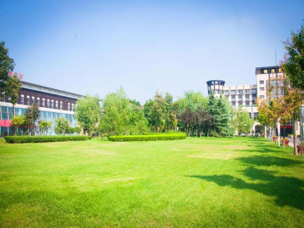 Qingdao Royal Garden Hotel