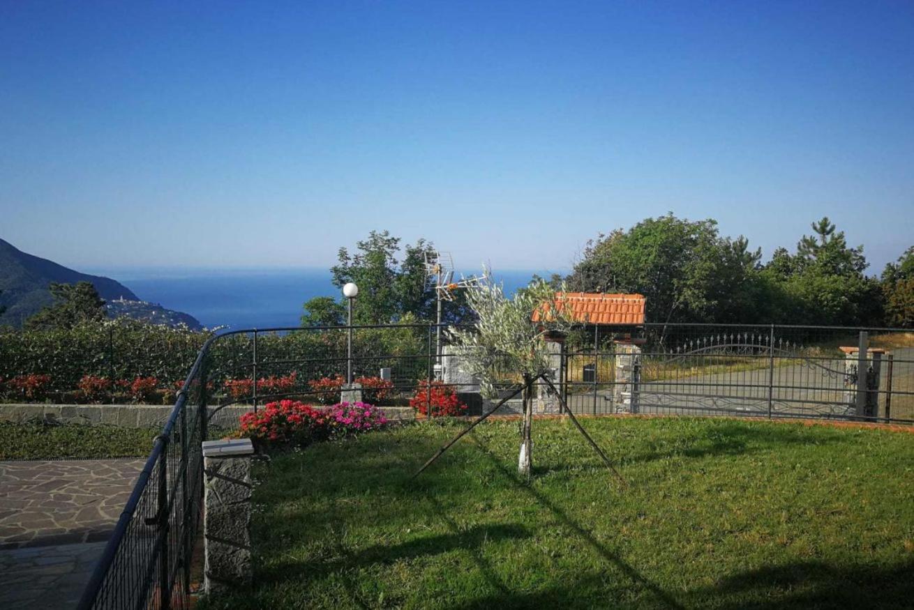 JOIVY Villa Guanna - Charming Flat with Garden view 2