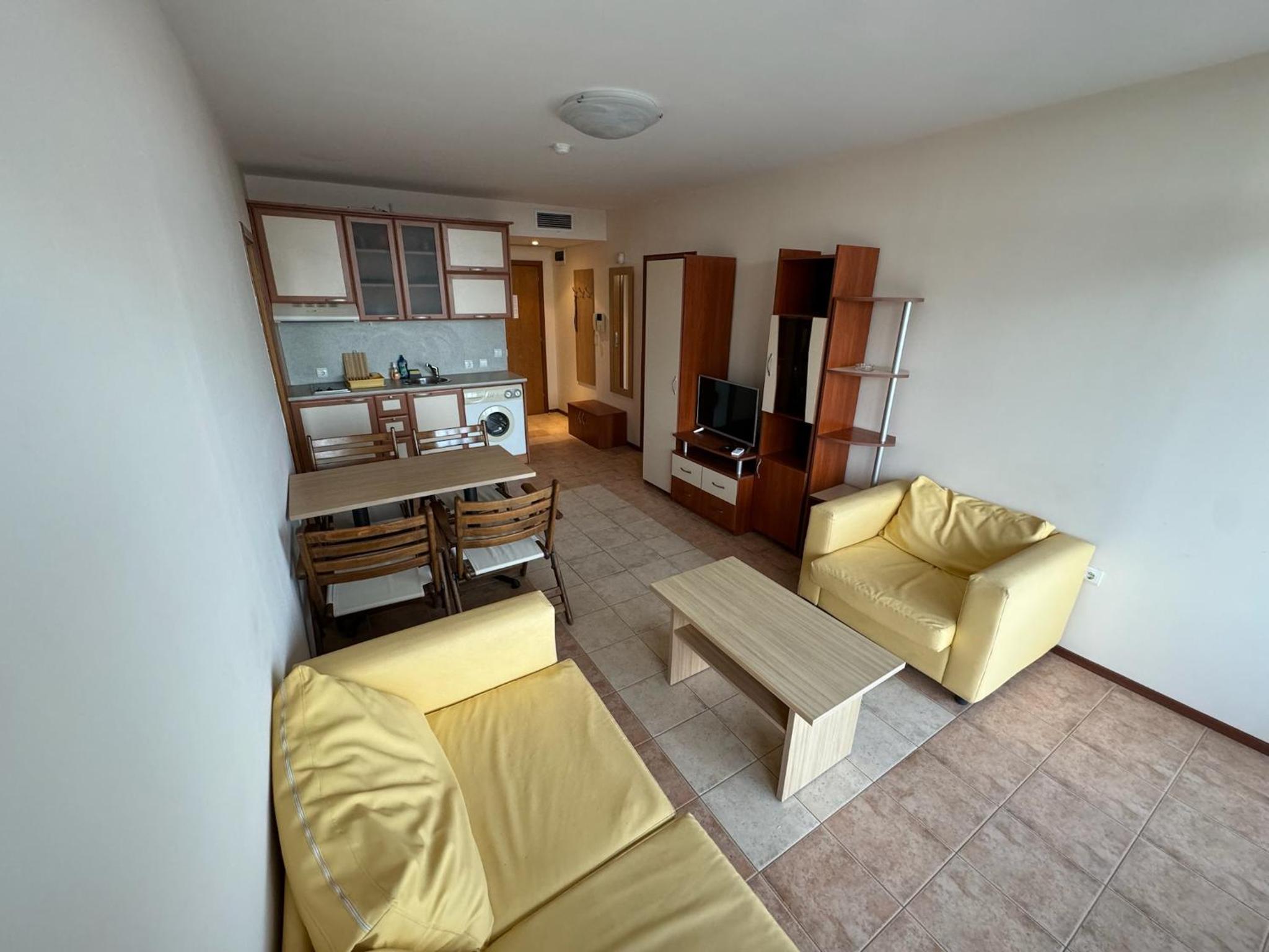 Spacious Beachfront Apartment - Kaya