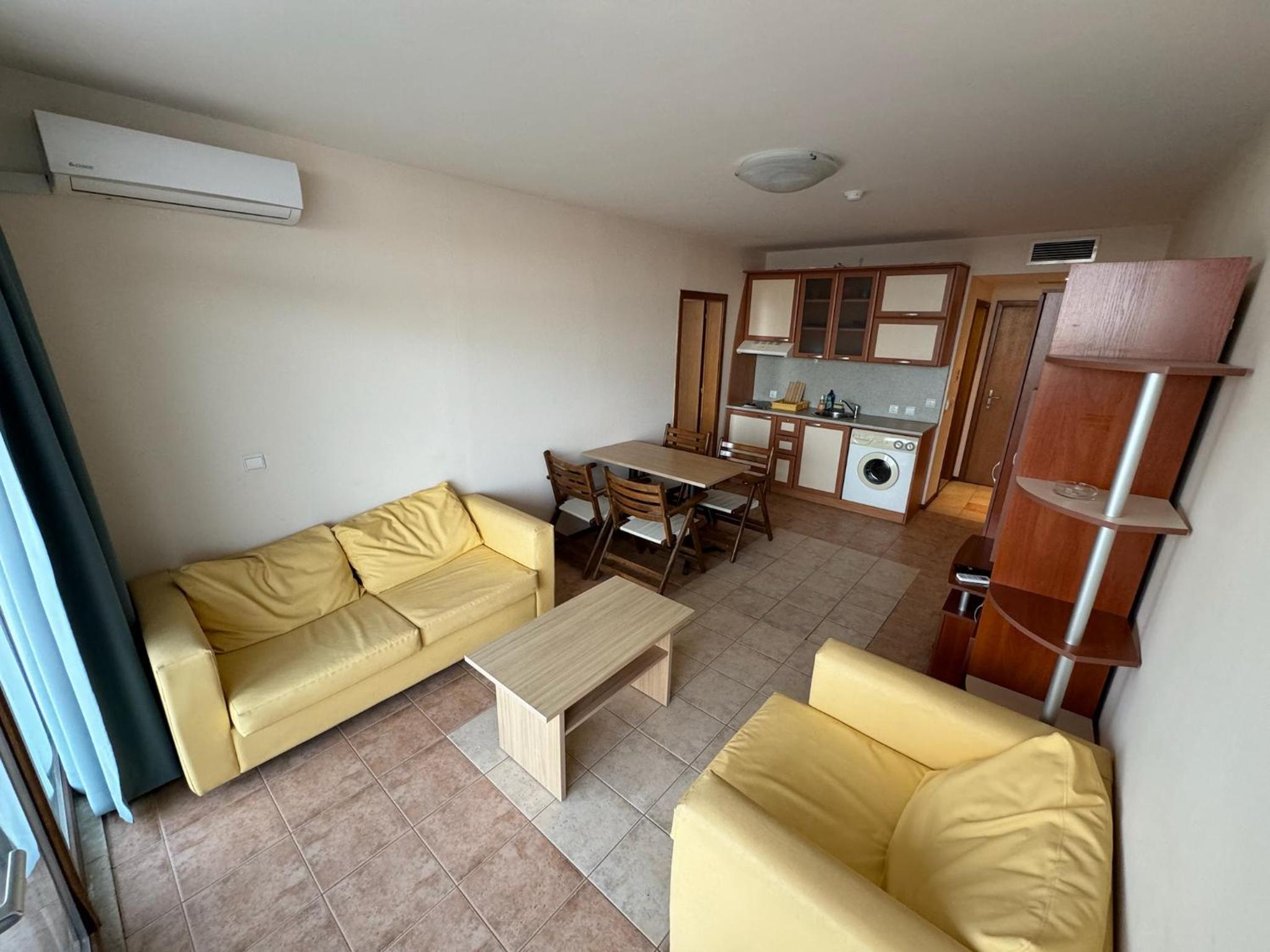 Spacious Beachfront Apartment - Kaya