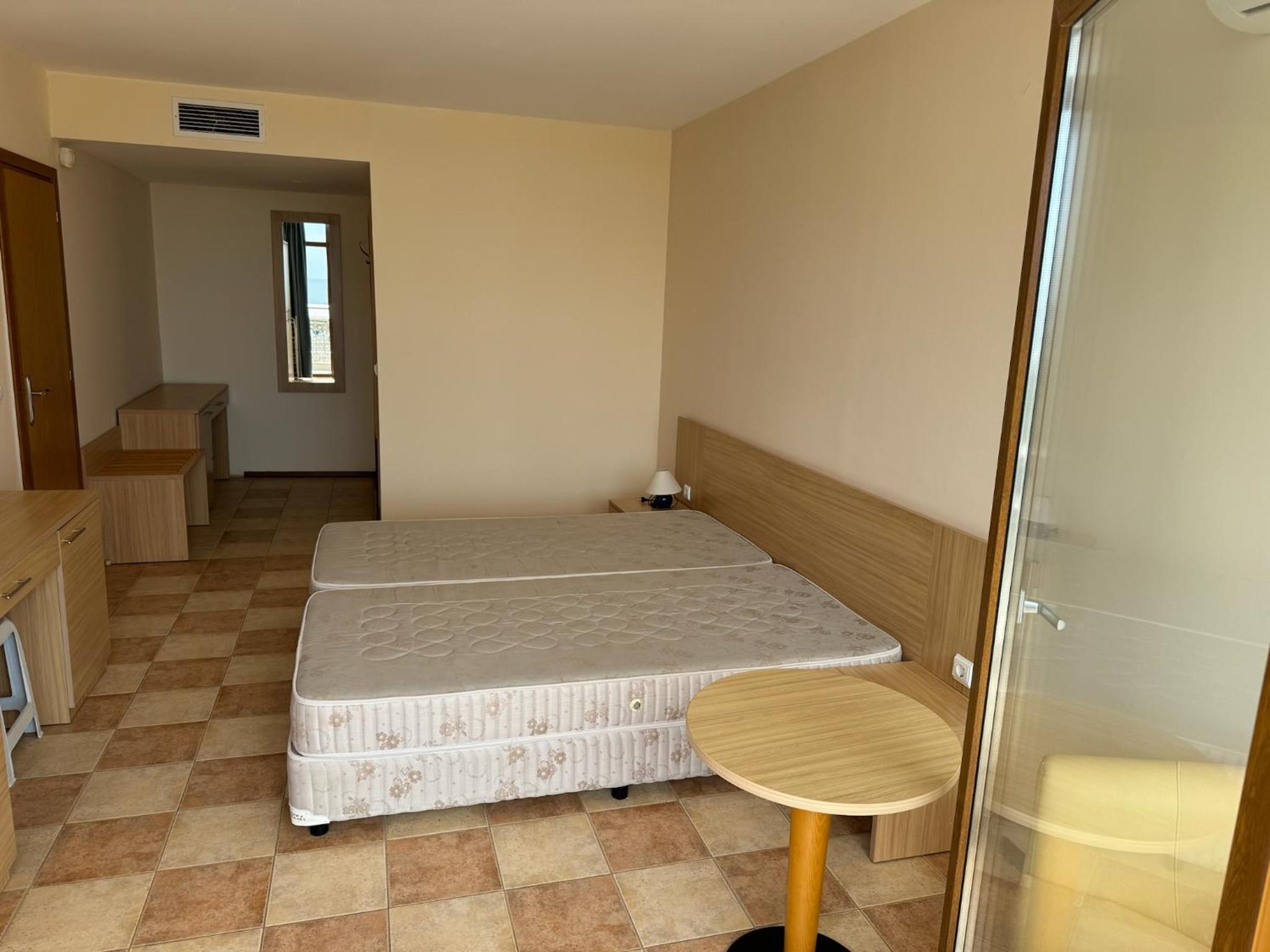 Spacious Beachfront Apartment - Kaya