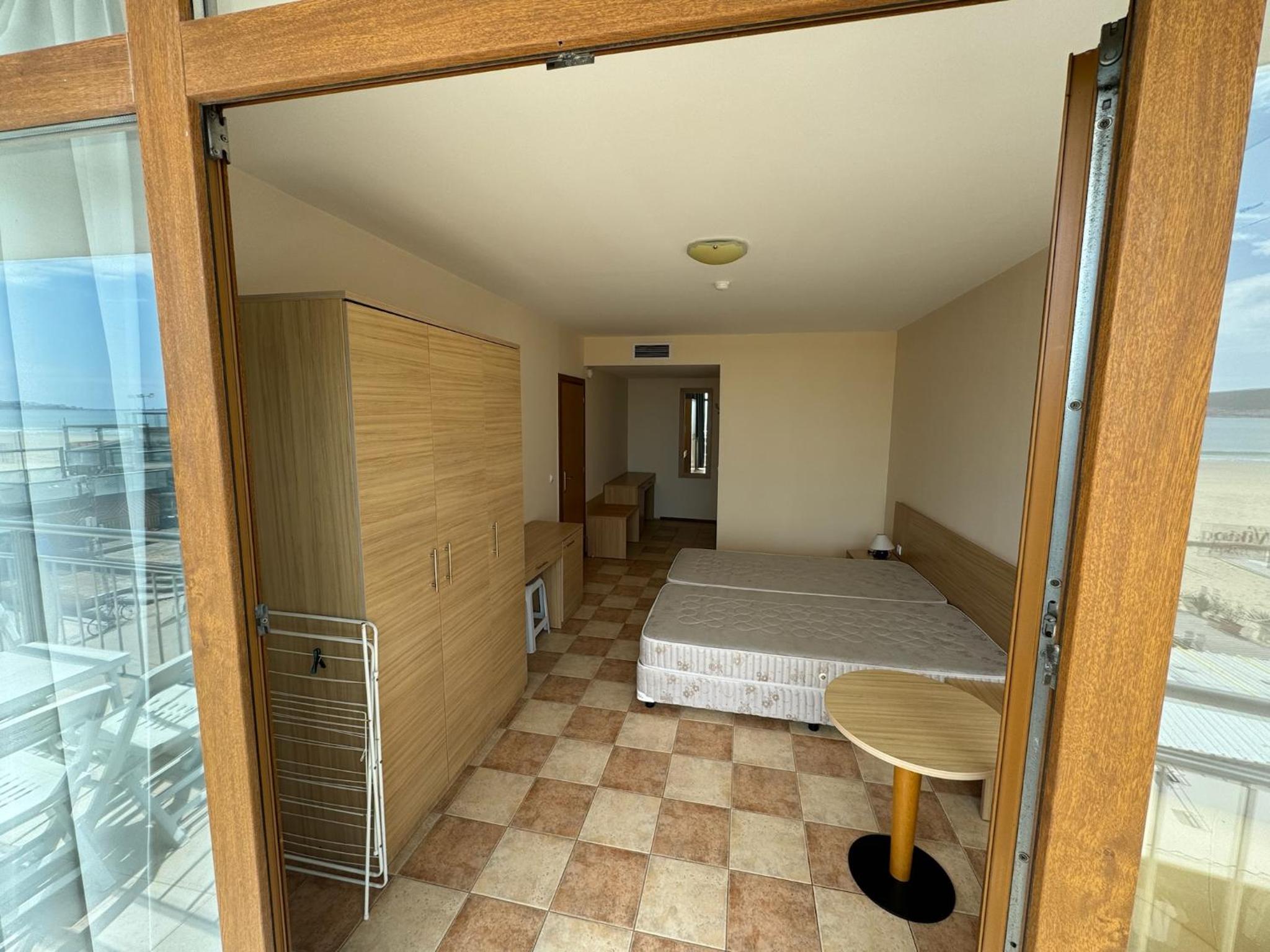 Spacious Beachfront Apartment - Kaya