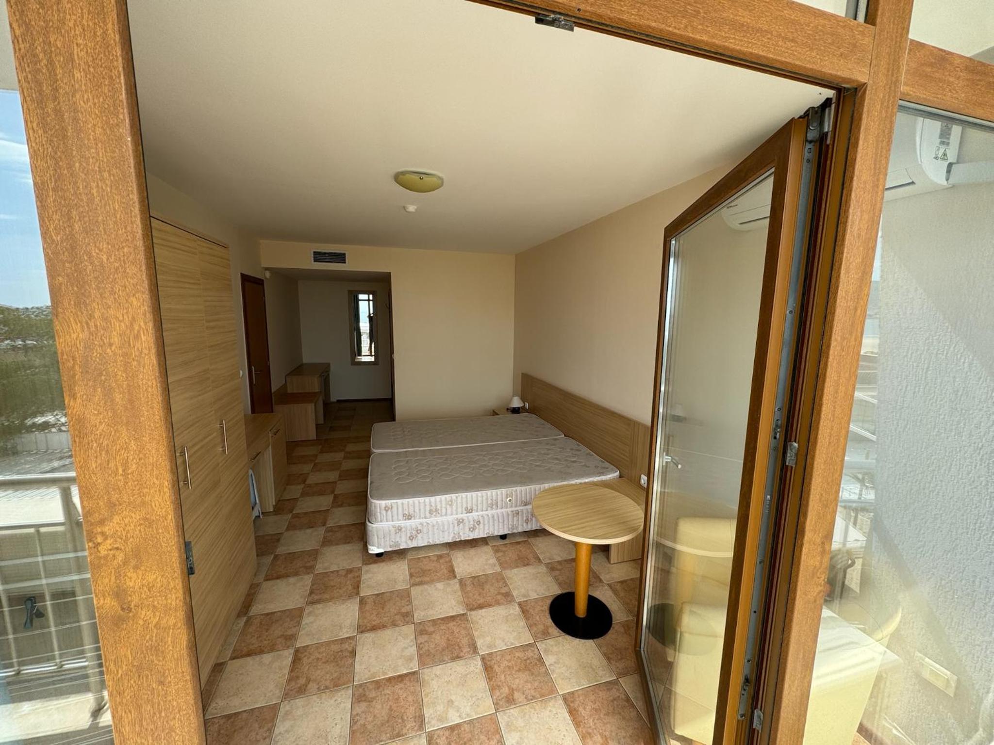Spacious Beachfront Apartment - Kaya