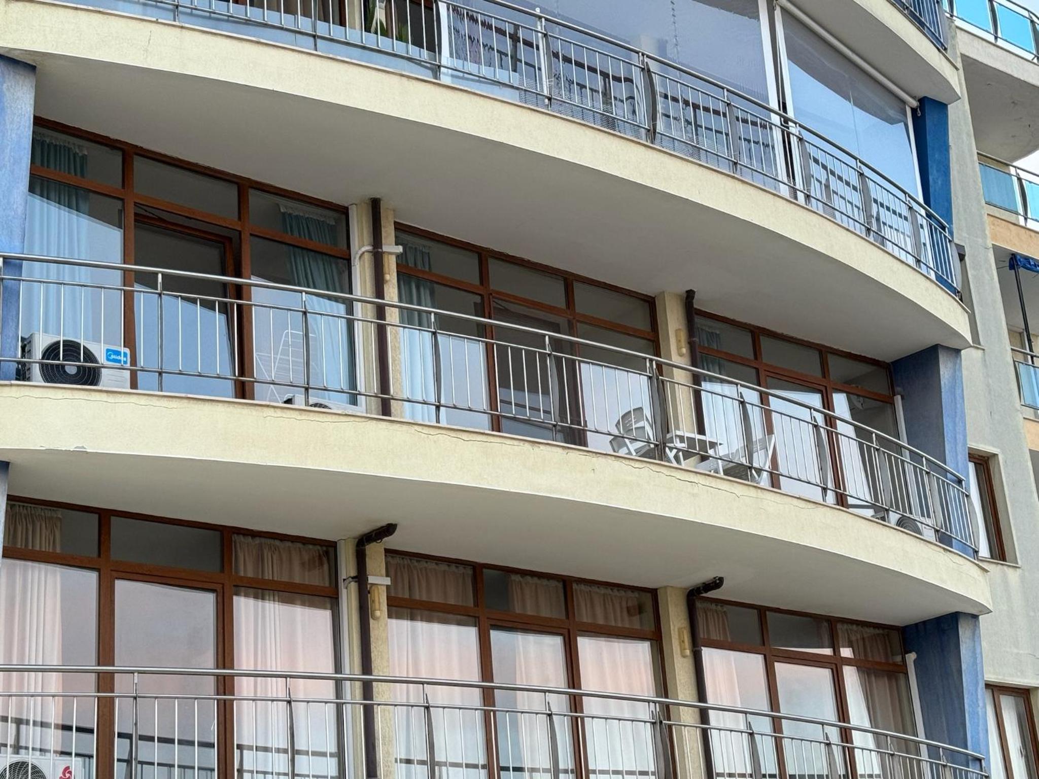 Spacious Beachfront Apartment - Kaya