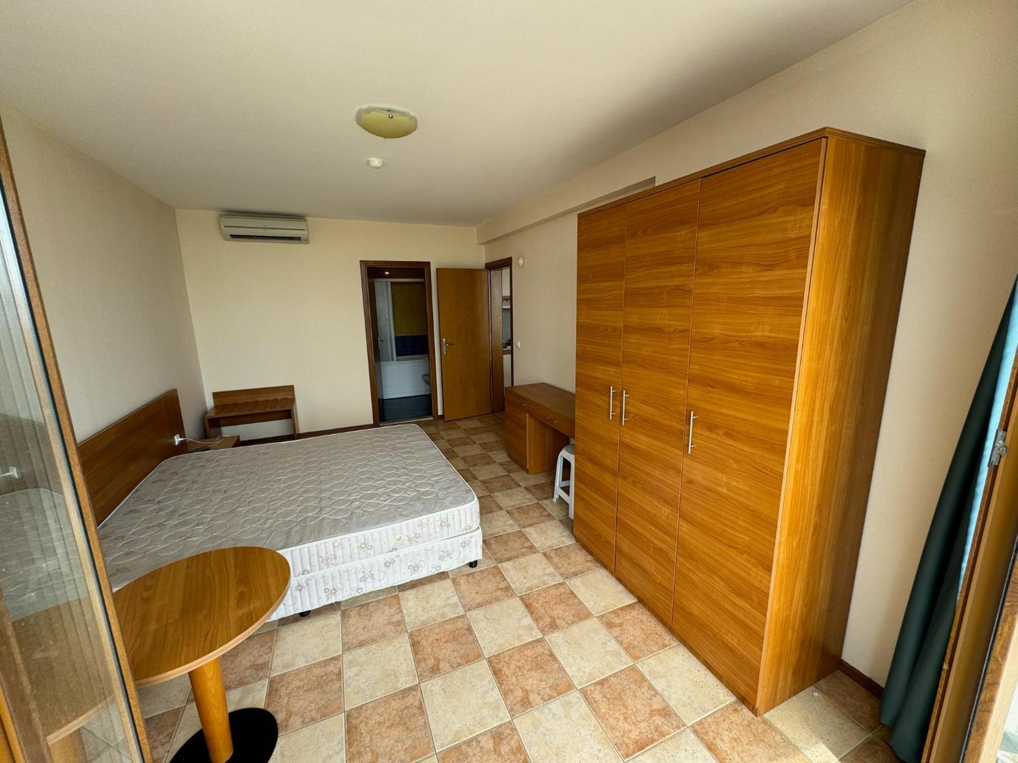 Spacious Beachfront Apartment - Kaya